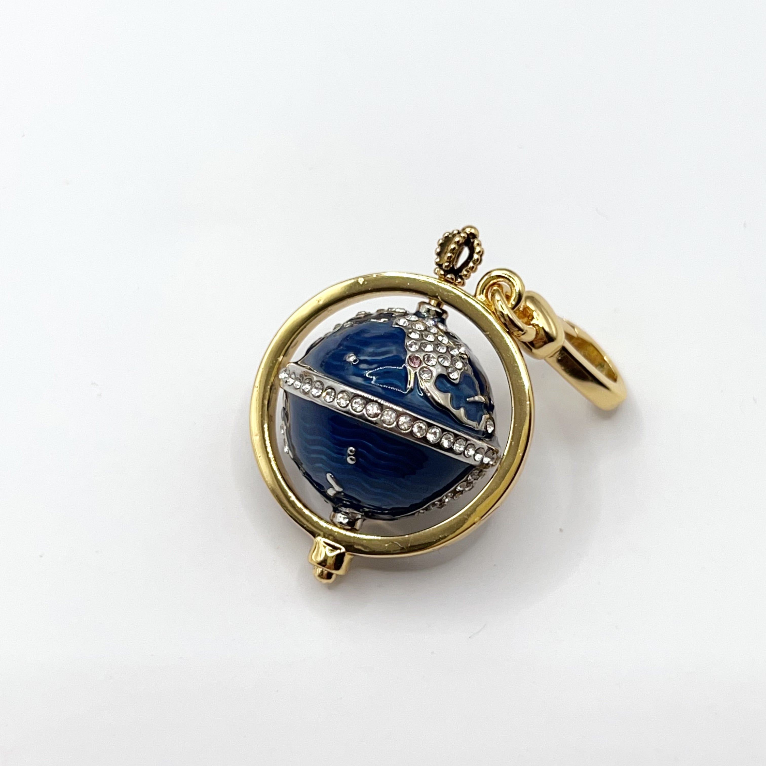 JC521-Juicy Couture globe charm
