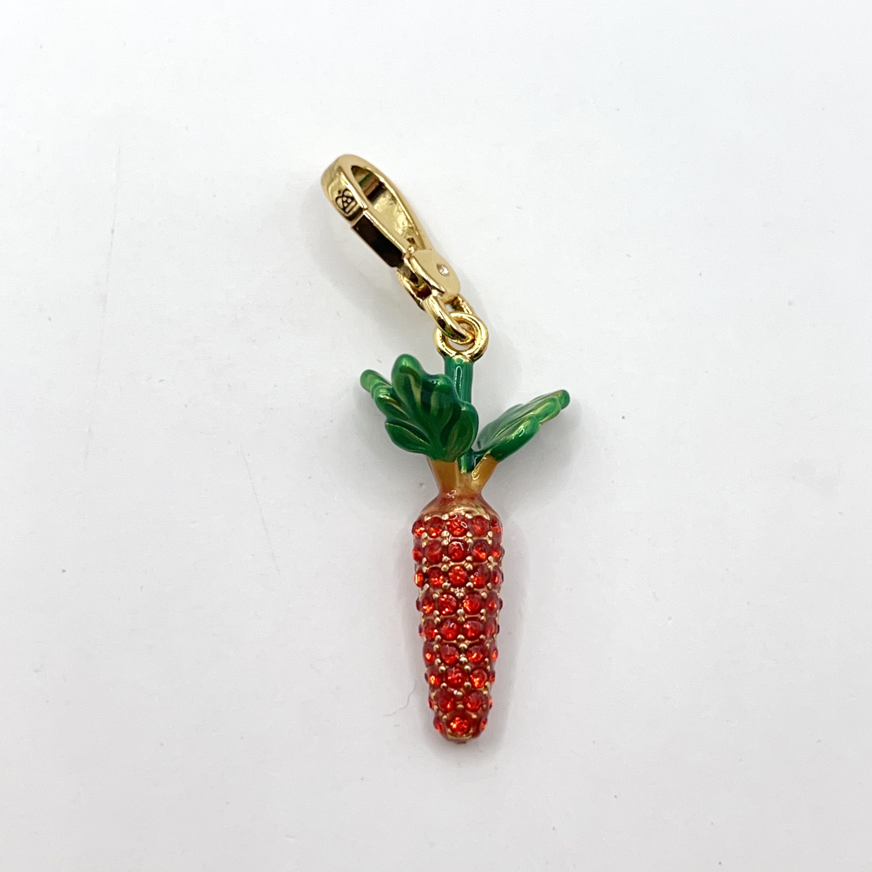 C05-Juicy Couture carrot charm