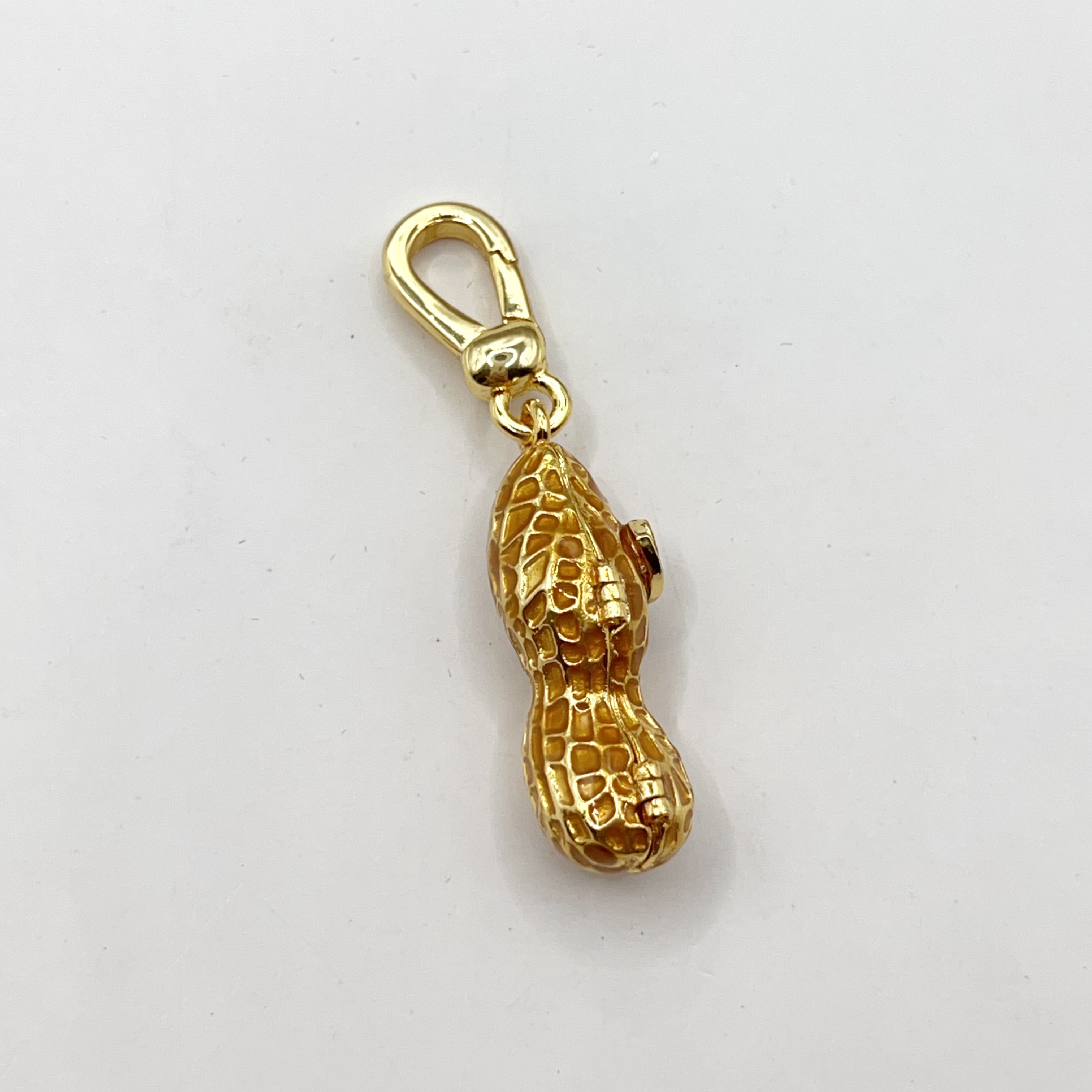 F12-Juicy Couture peanut charm