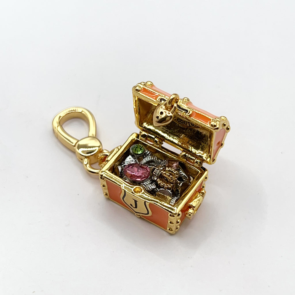 P06-Juicy Couture treasure chest charm