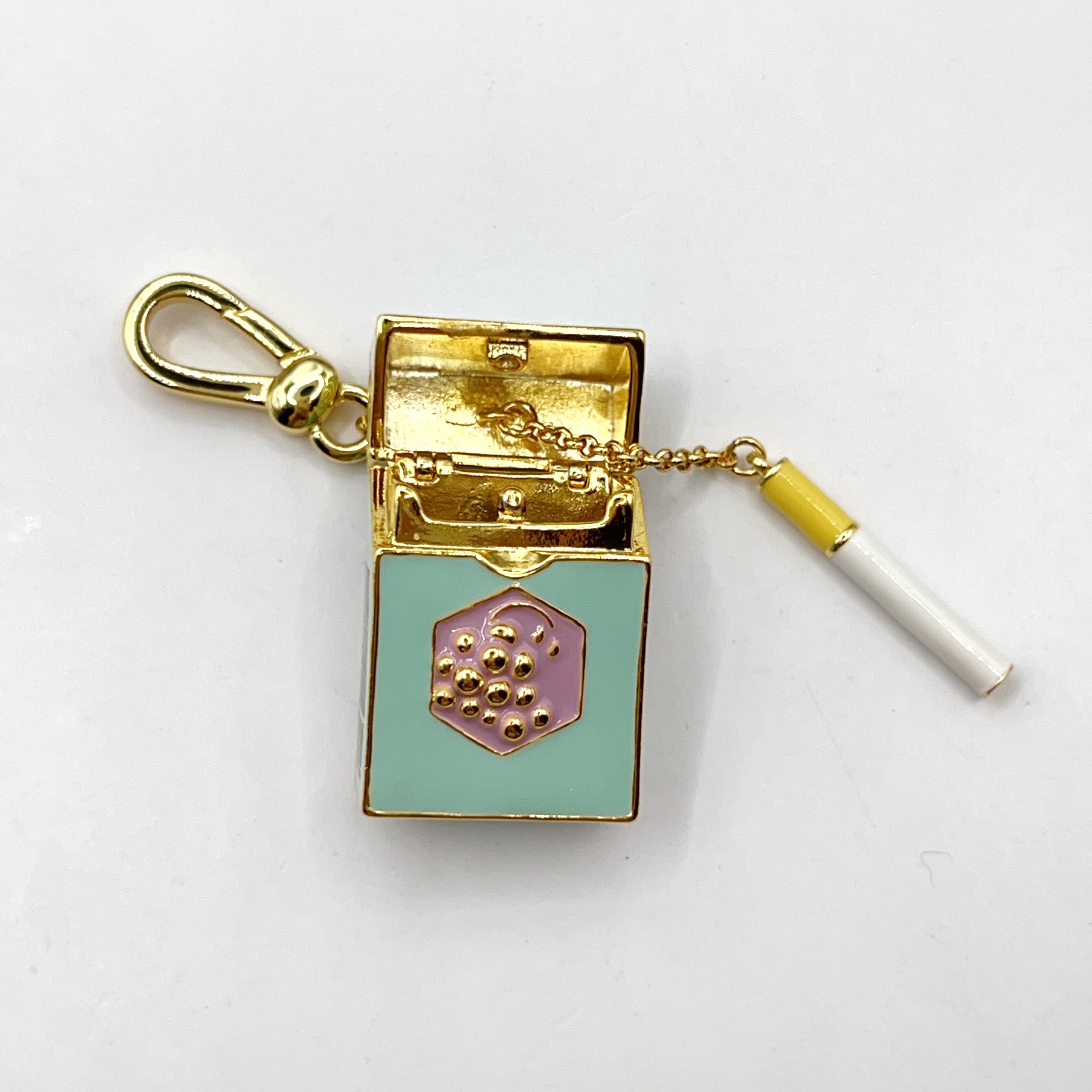 ARI001-ARI Dreams box of cigarettes charm