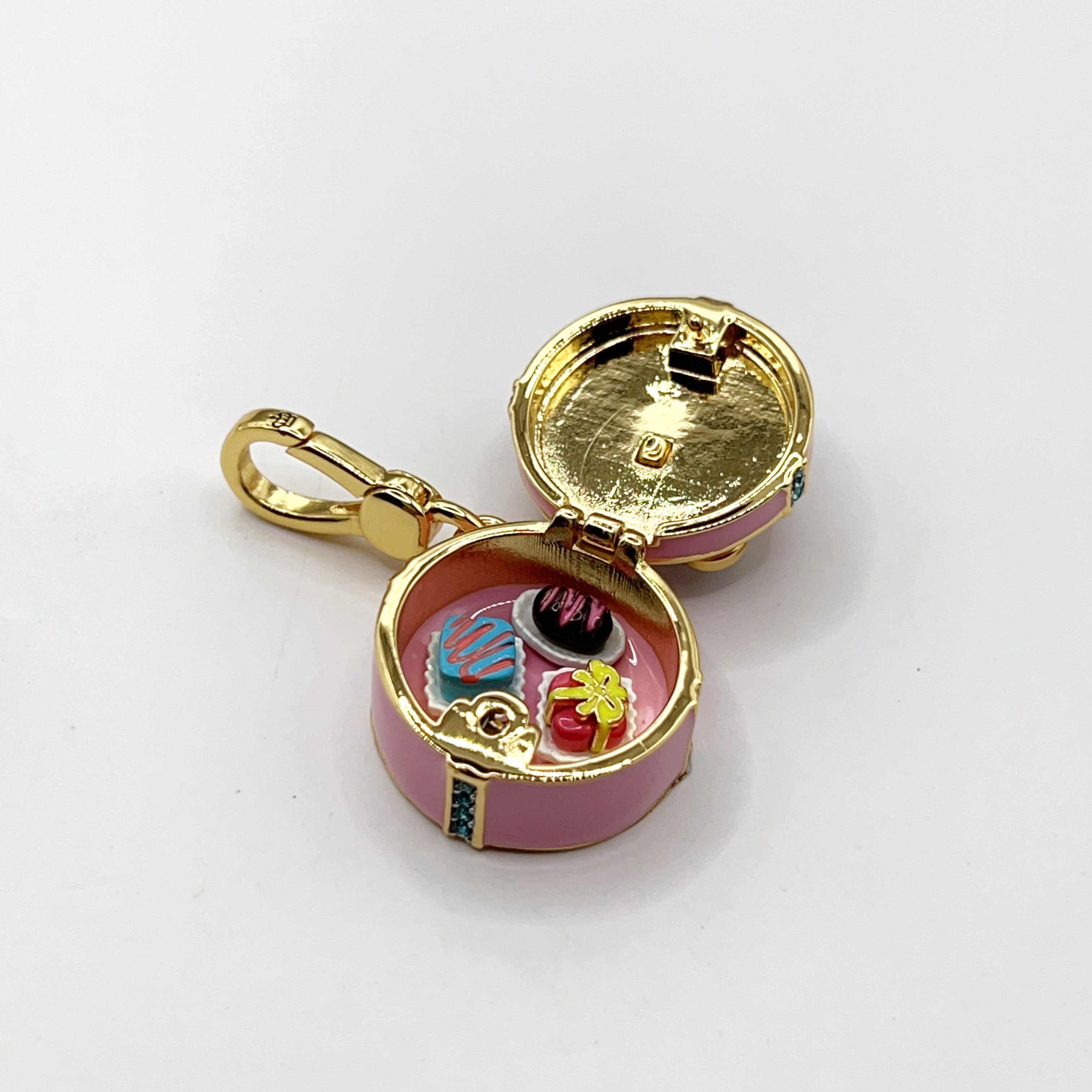 O07-Juicy Couture pink candy box charm