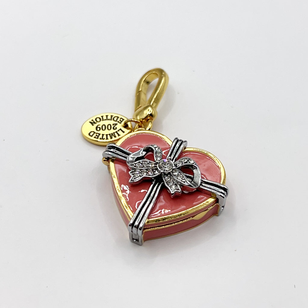 JC528-Juicy Couture heart box charm