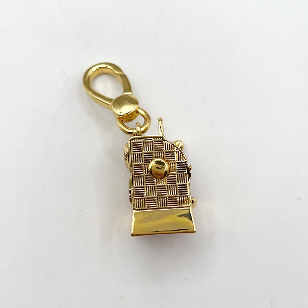 JC025-Juicy Couture slot machine charm