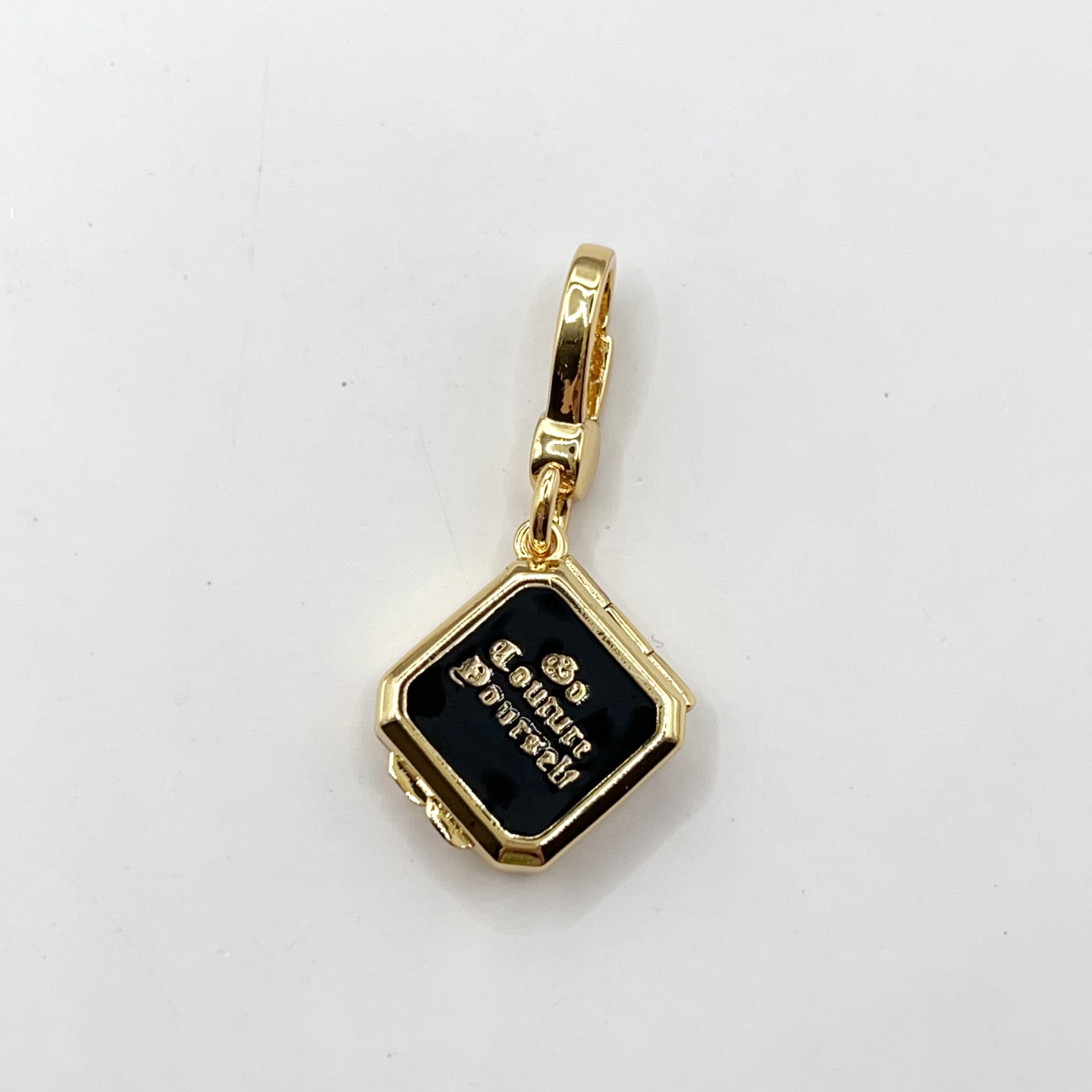 M07-Juicy Couture eye shadow charm