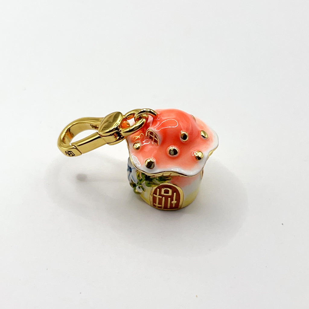 ARI031-ARI Dreams bunny in mushroom house charm