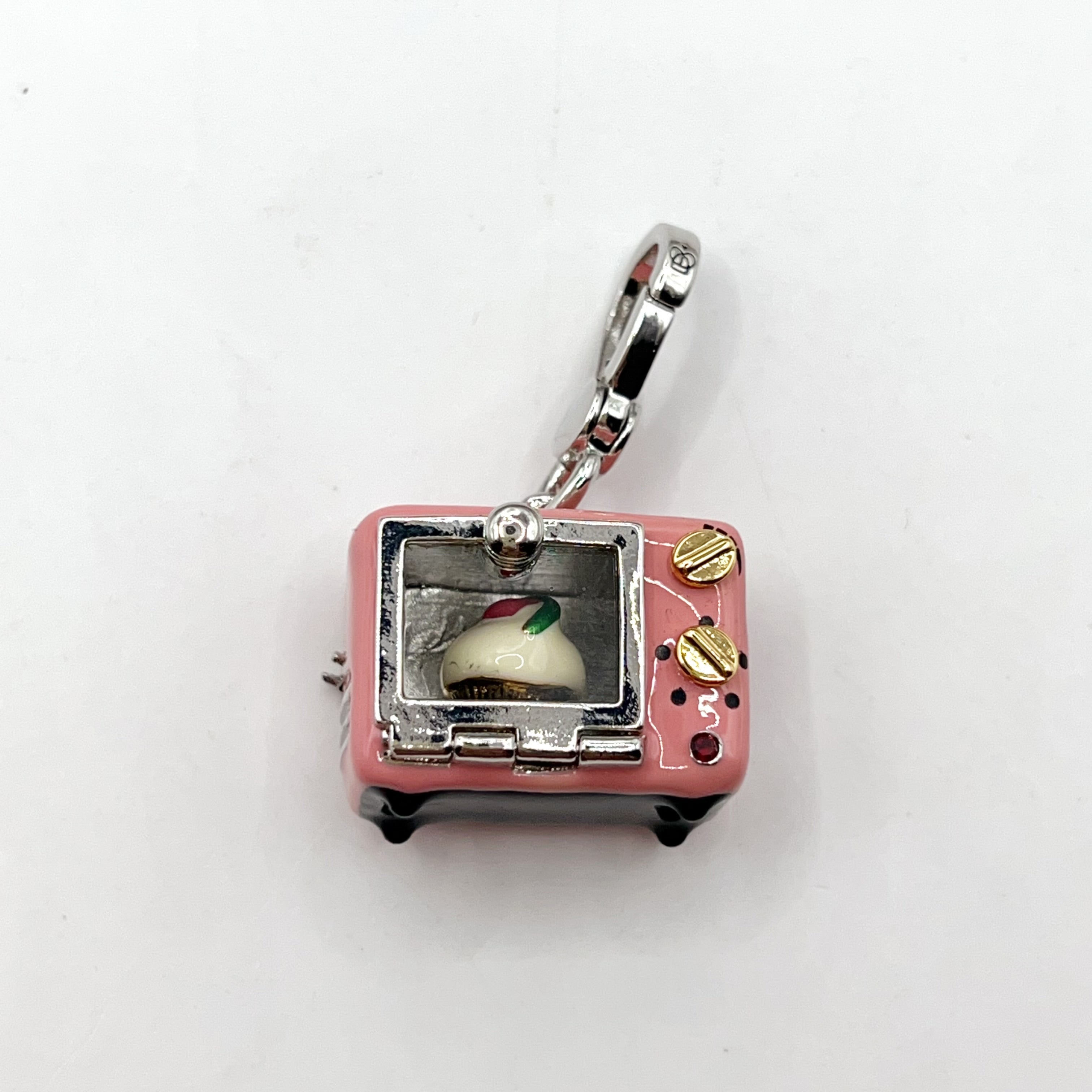 U11-Juicy Couture cupcake in oven charm