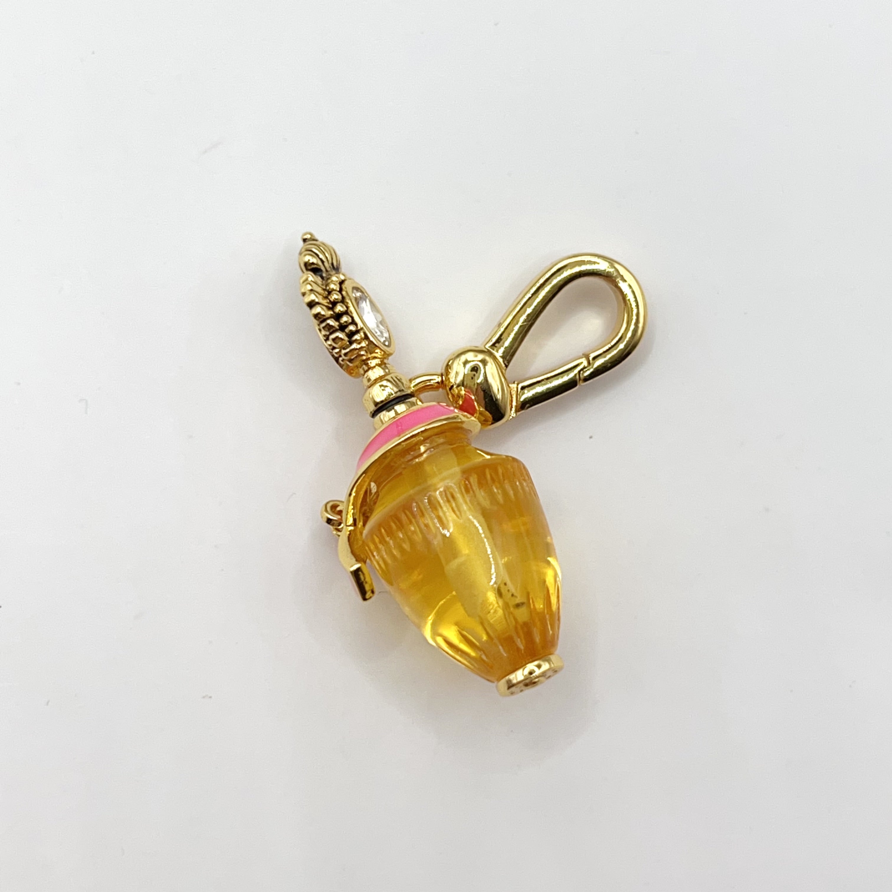 JC564-Juicy Couture perfume charm