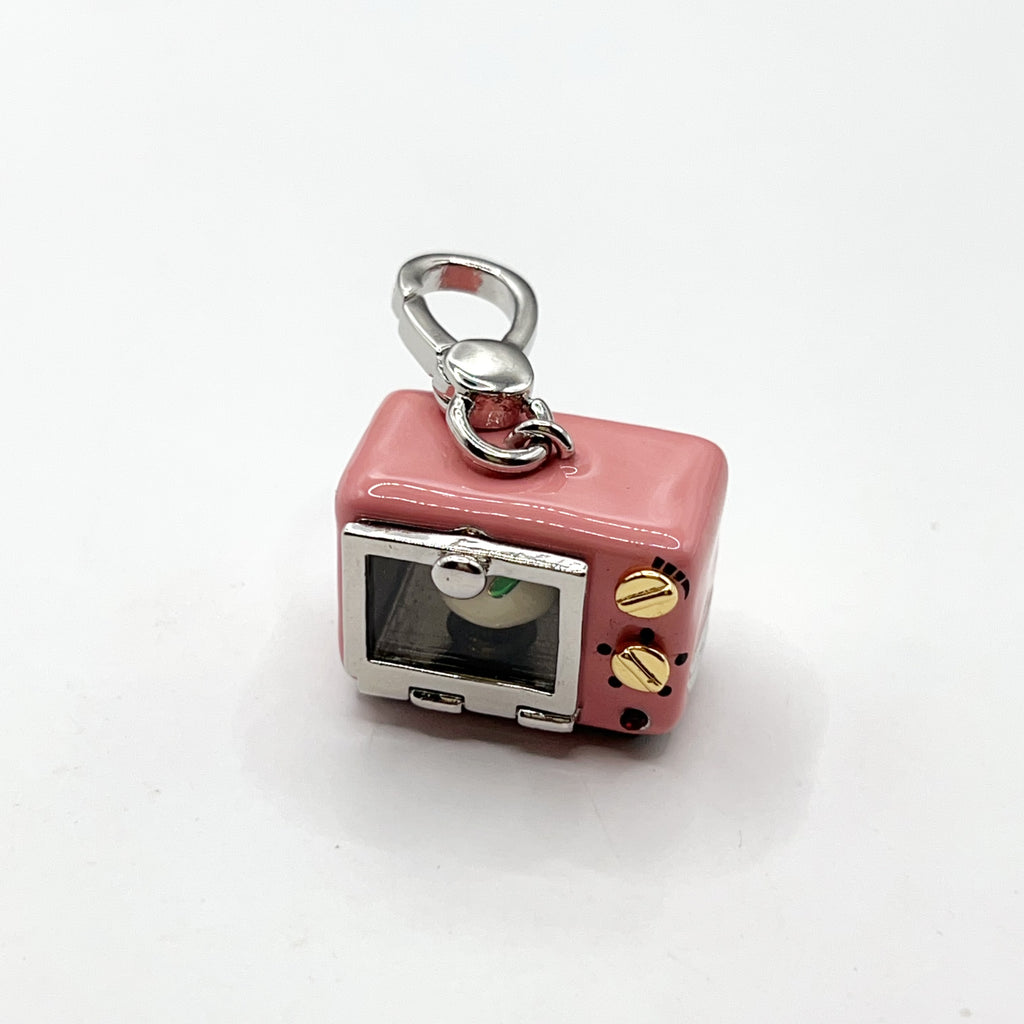 U11-Juicy Couture cupcake in oven charm