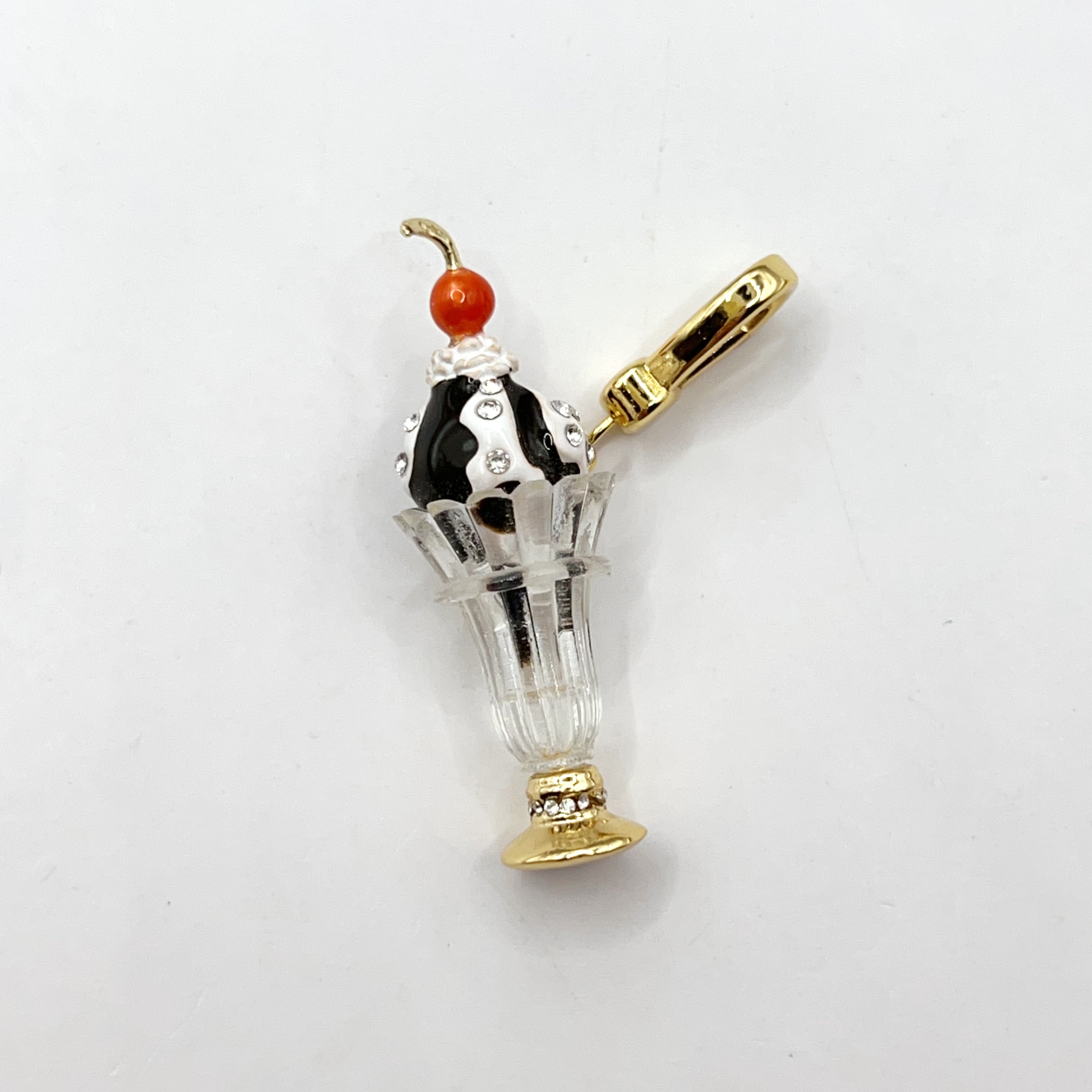 Q09-Juicy Couture ice cream sundae charm
