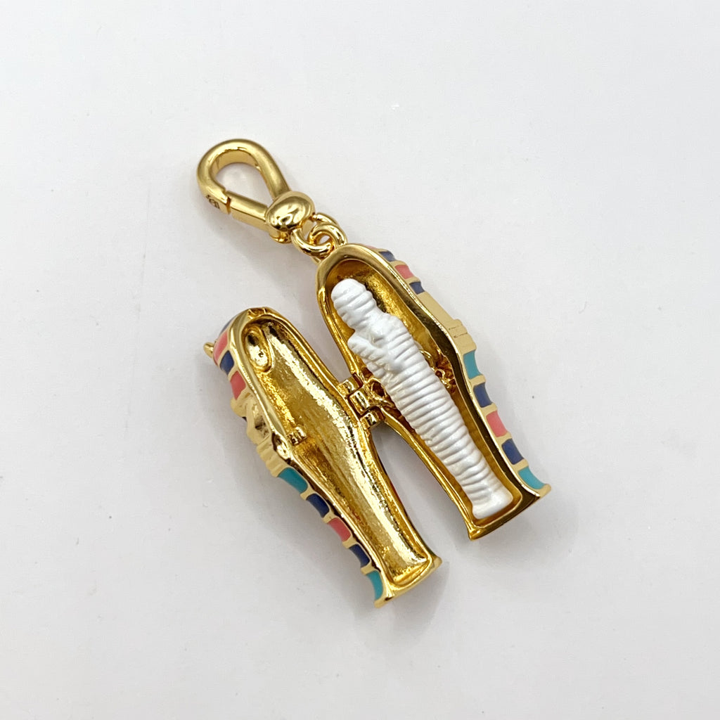 JC572-Juicy Couture king-tut charm