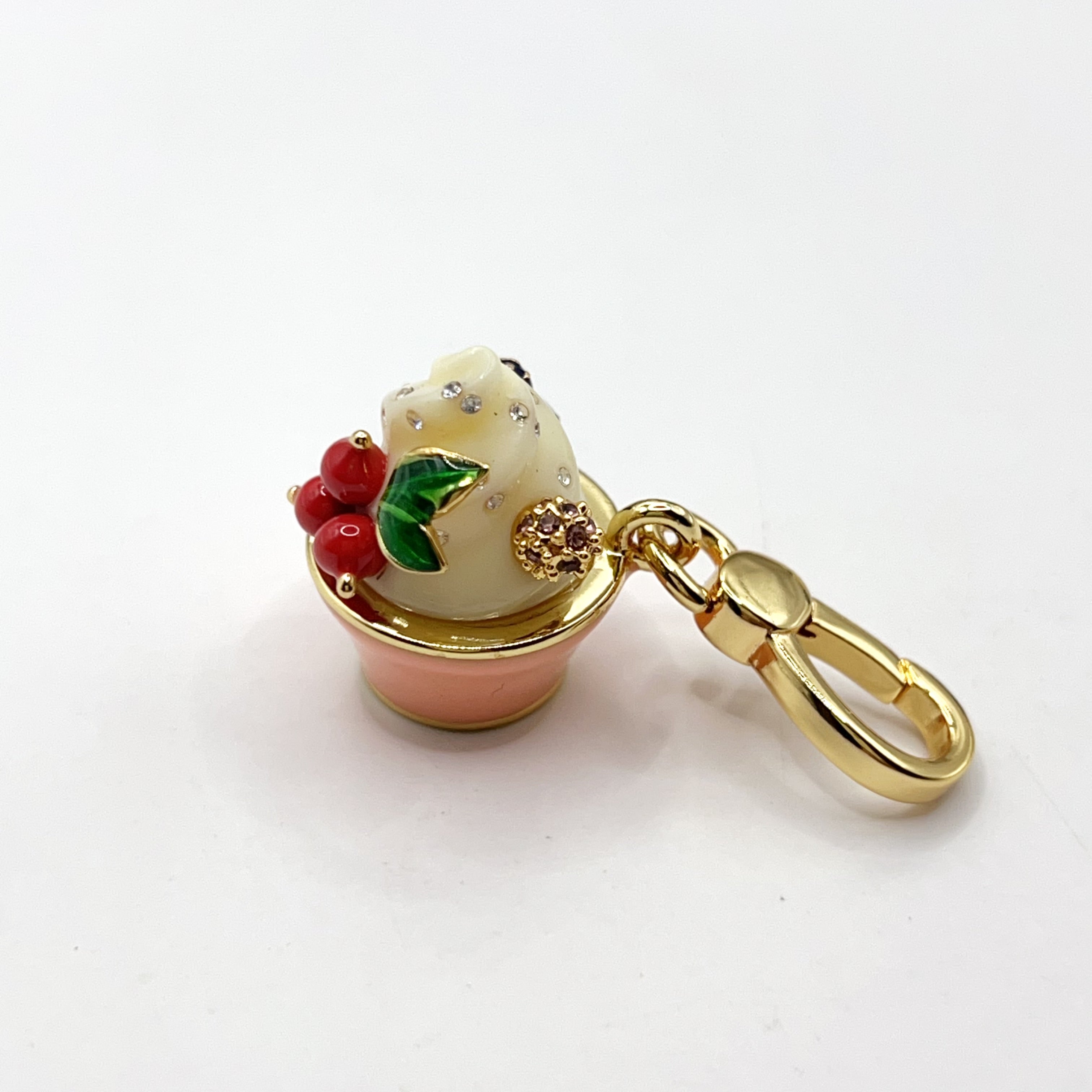 V12-Juicy Couture frozen yogurt charm