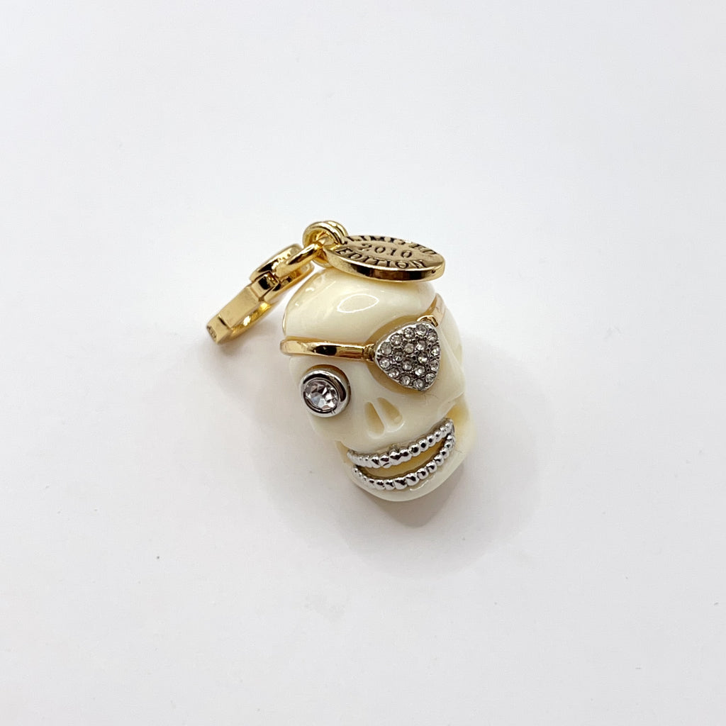 W07-Juicy Couture white skull charm