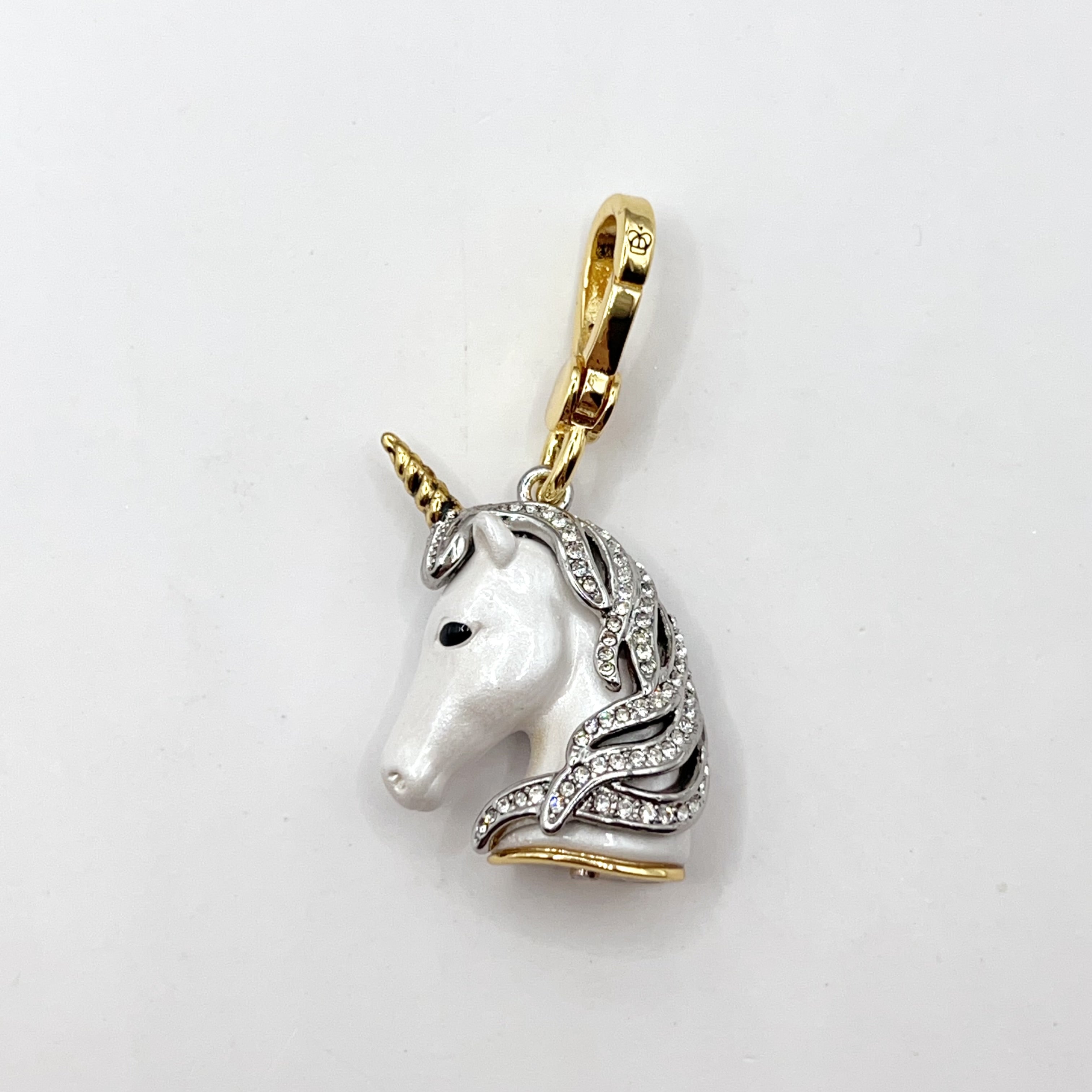 Q08-Juicy Couture unicorn charm