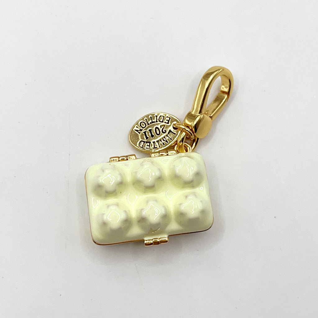 R06-Juicy Couture egg carton charm