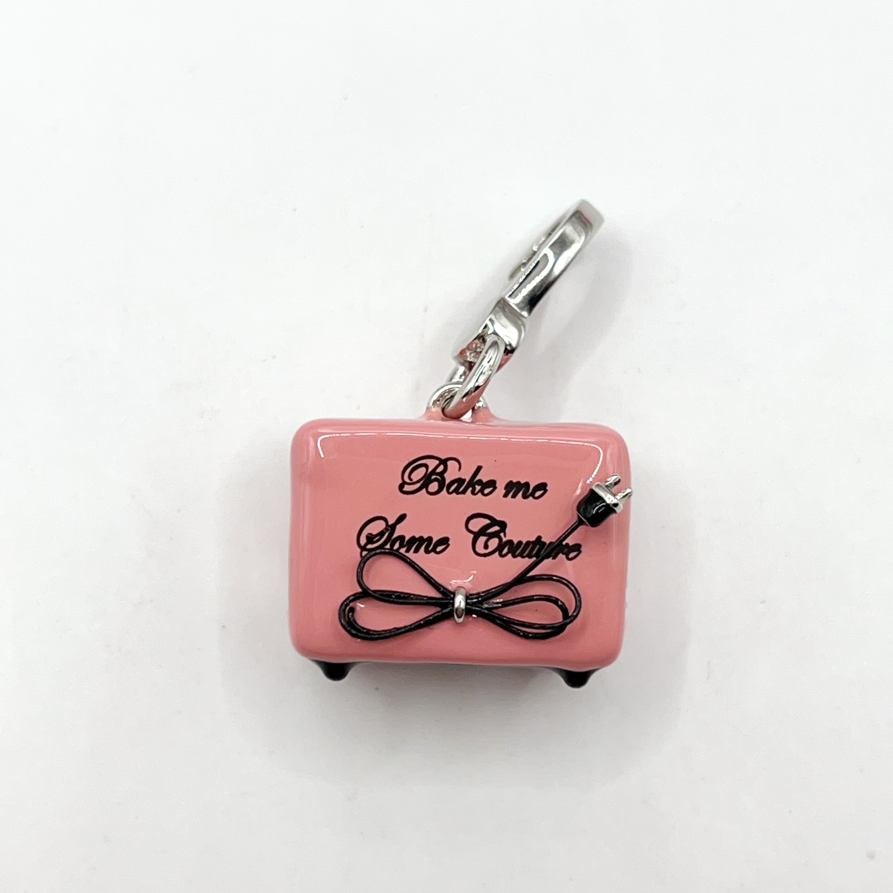 U11-Juicy Couture cupcake in oven charm