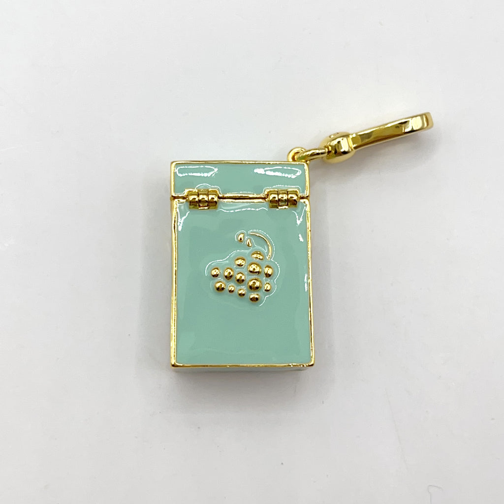 ARI001-ARI Dreams box of cigarettes charm