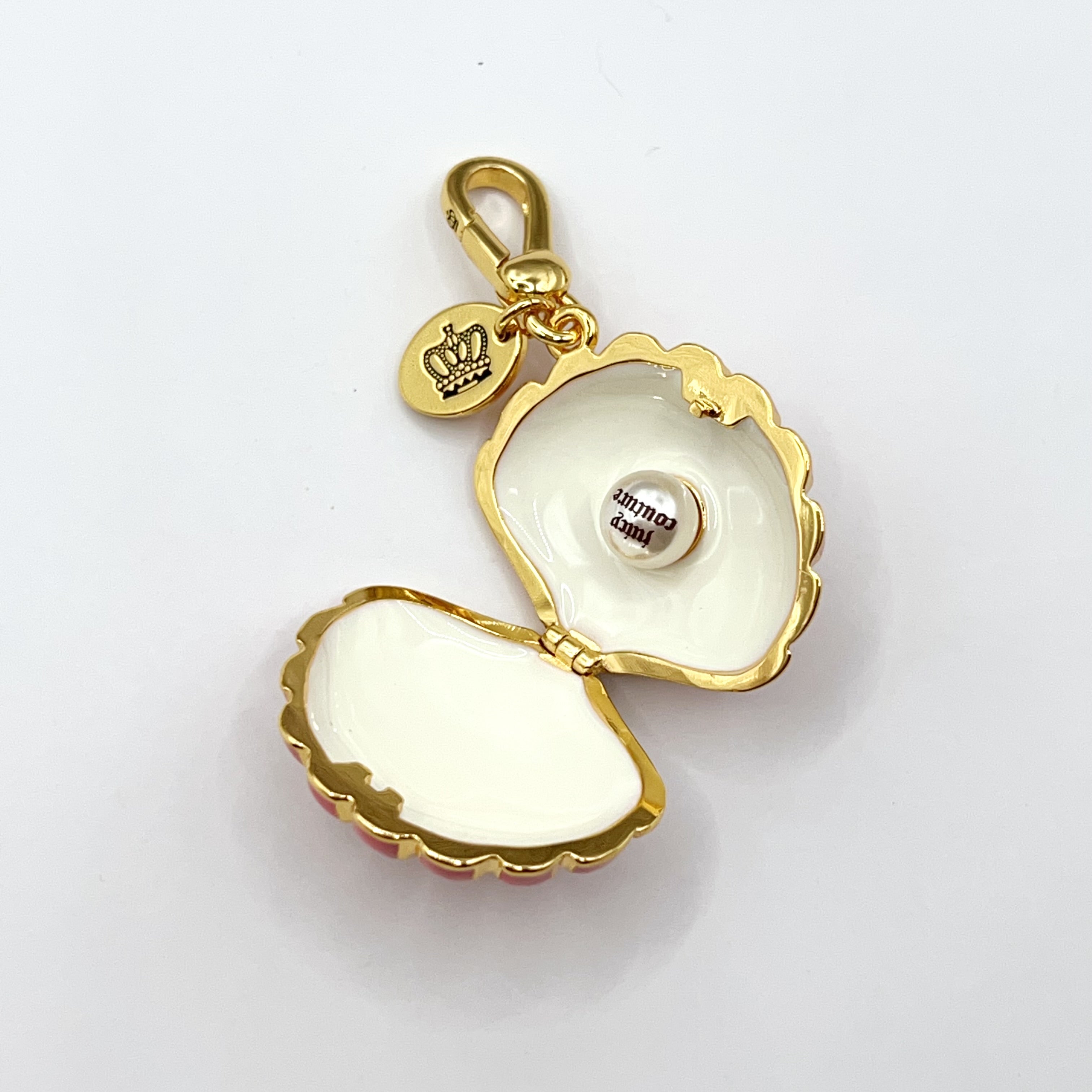 JC558-Juicy Couture clam shell charm