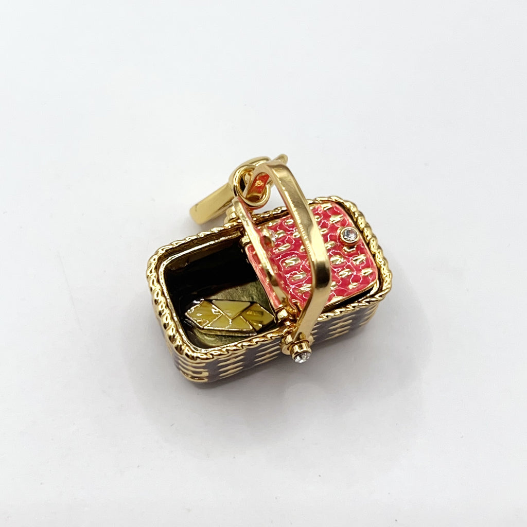 C06-Juicy Couture picnic basket charm