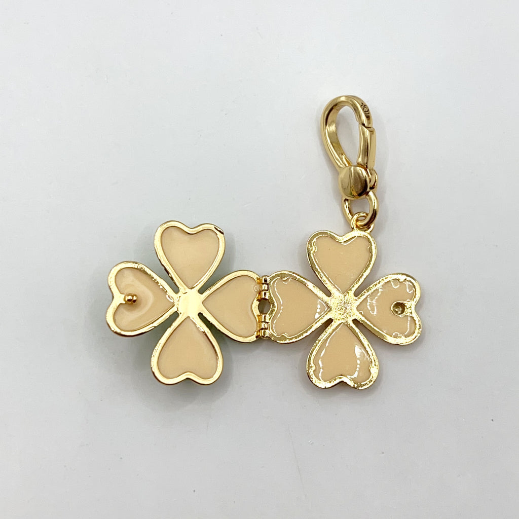 V03-Juicy Couture clover charm