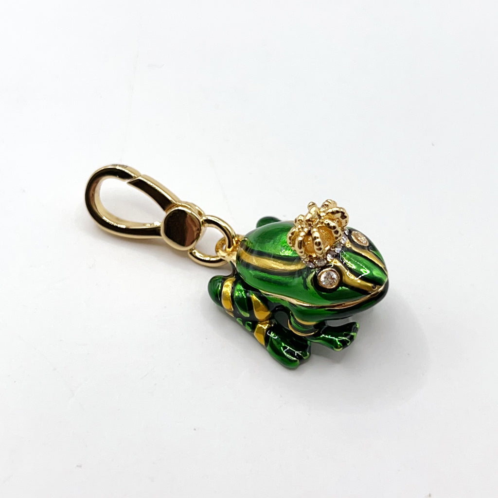 T12-Juicy Couture frog charm