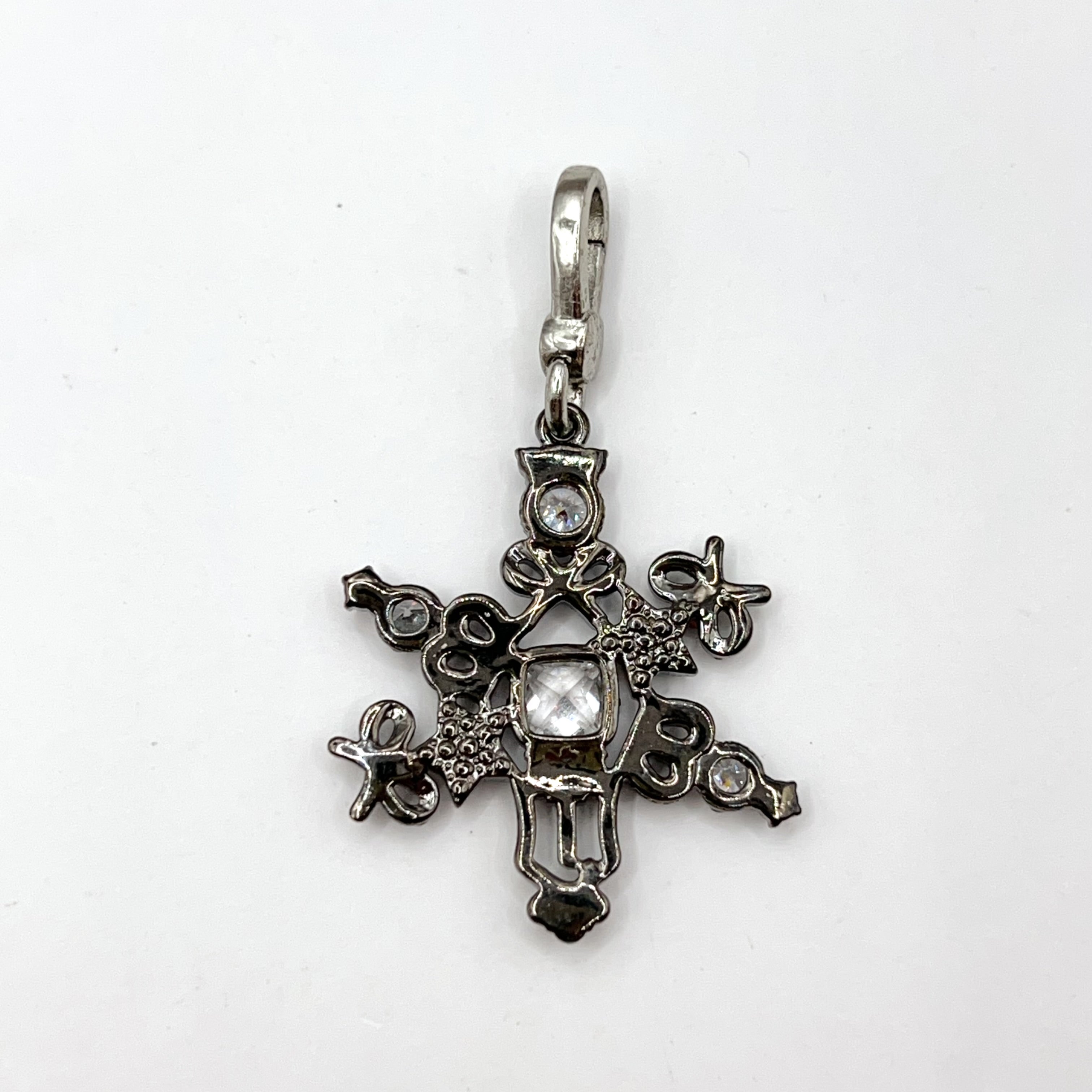 JC638-Juicy Couture snowflake charm (vintage)