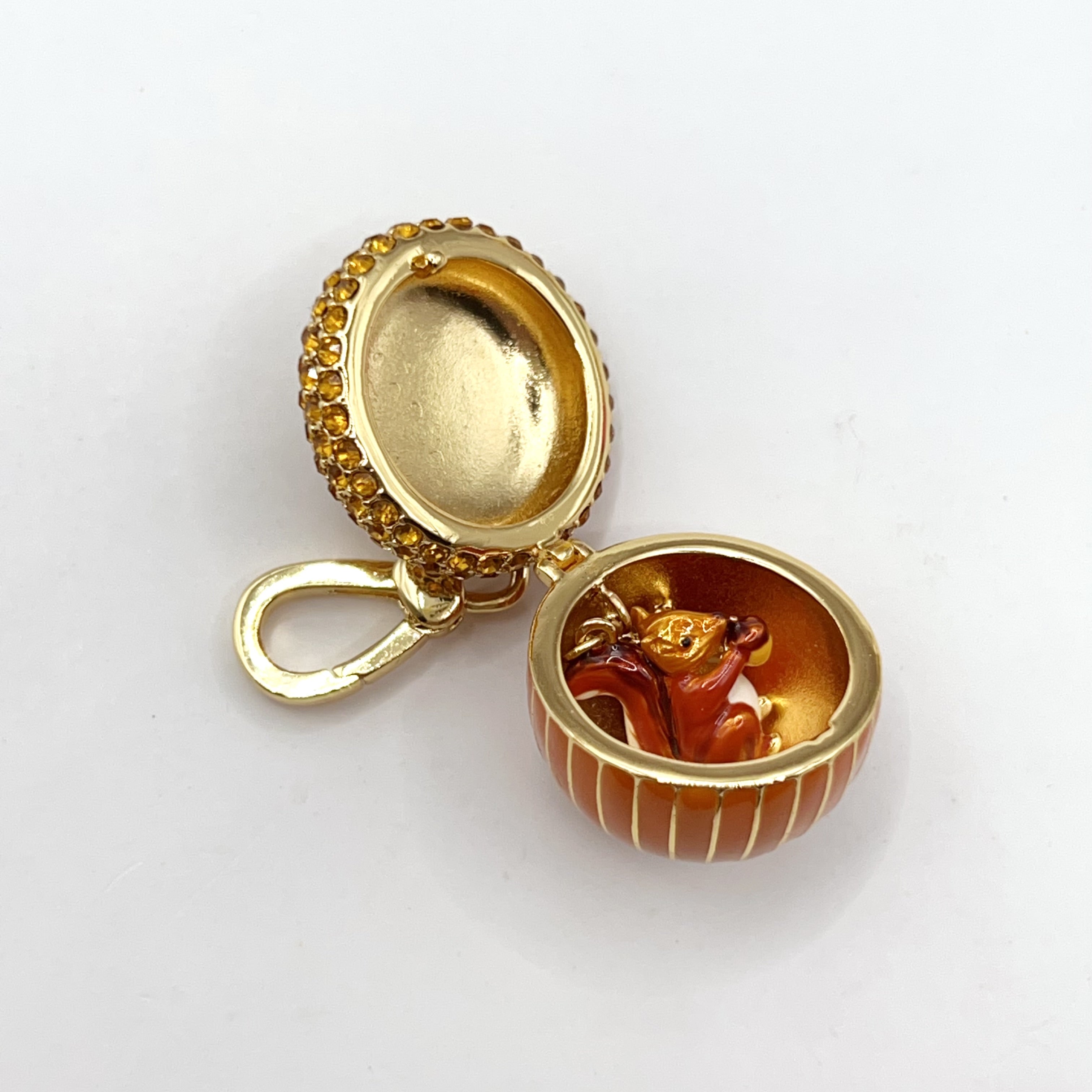 ARI018-ARI Dreams acorn and squirrel charm