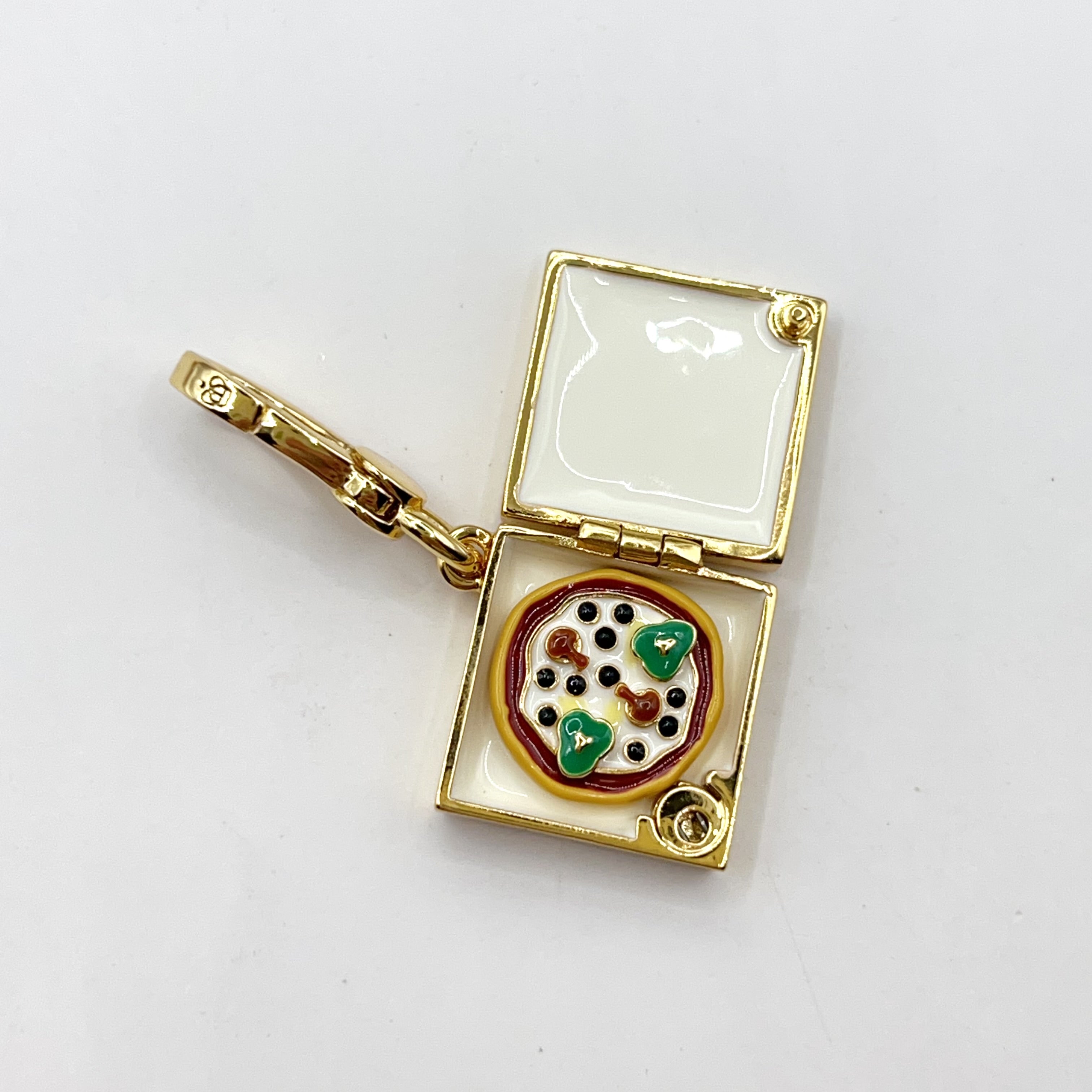 P07-Juicy Couture pizza box charm