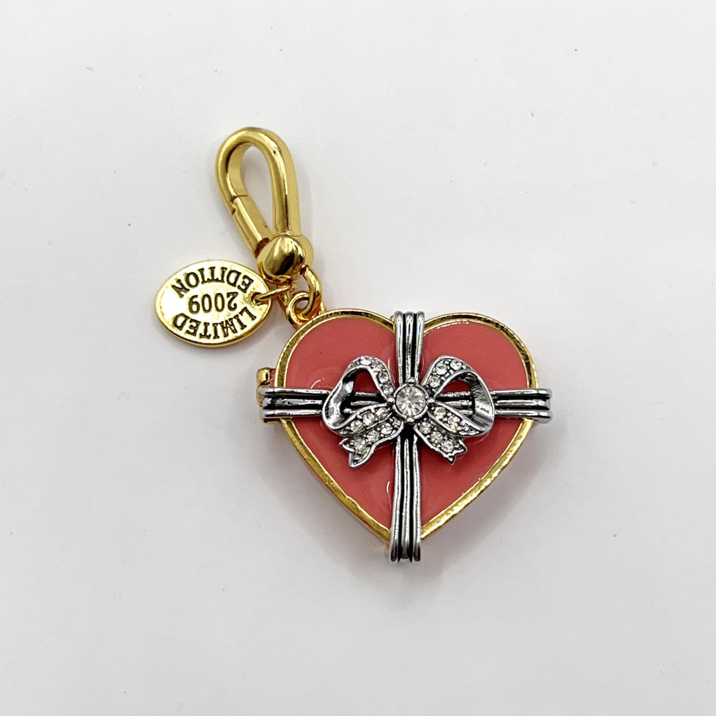 JC528-Juicy Couture heart box charm