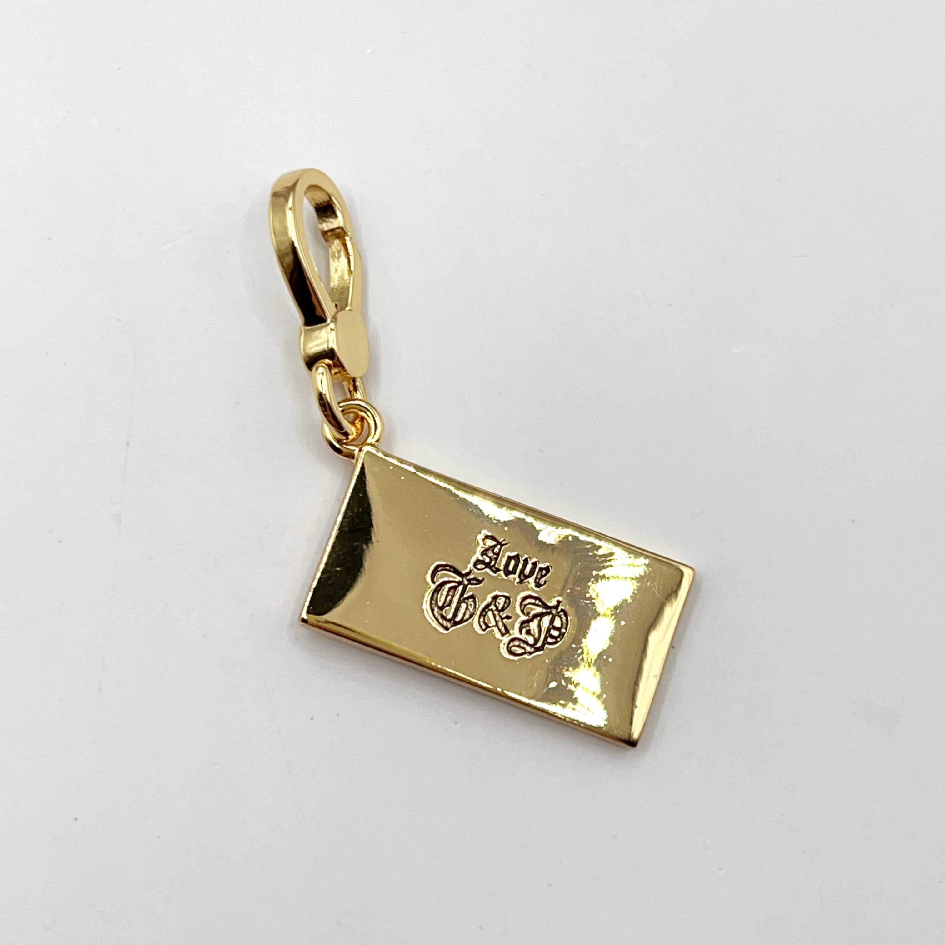 U06-Juicy Couture license plate charm