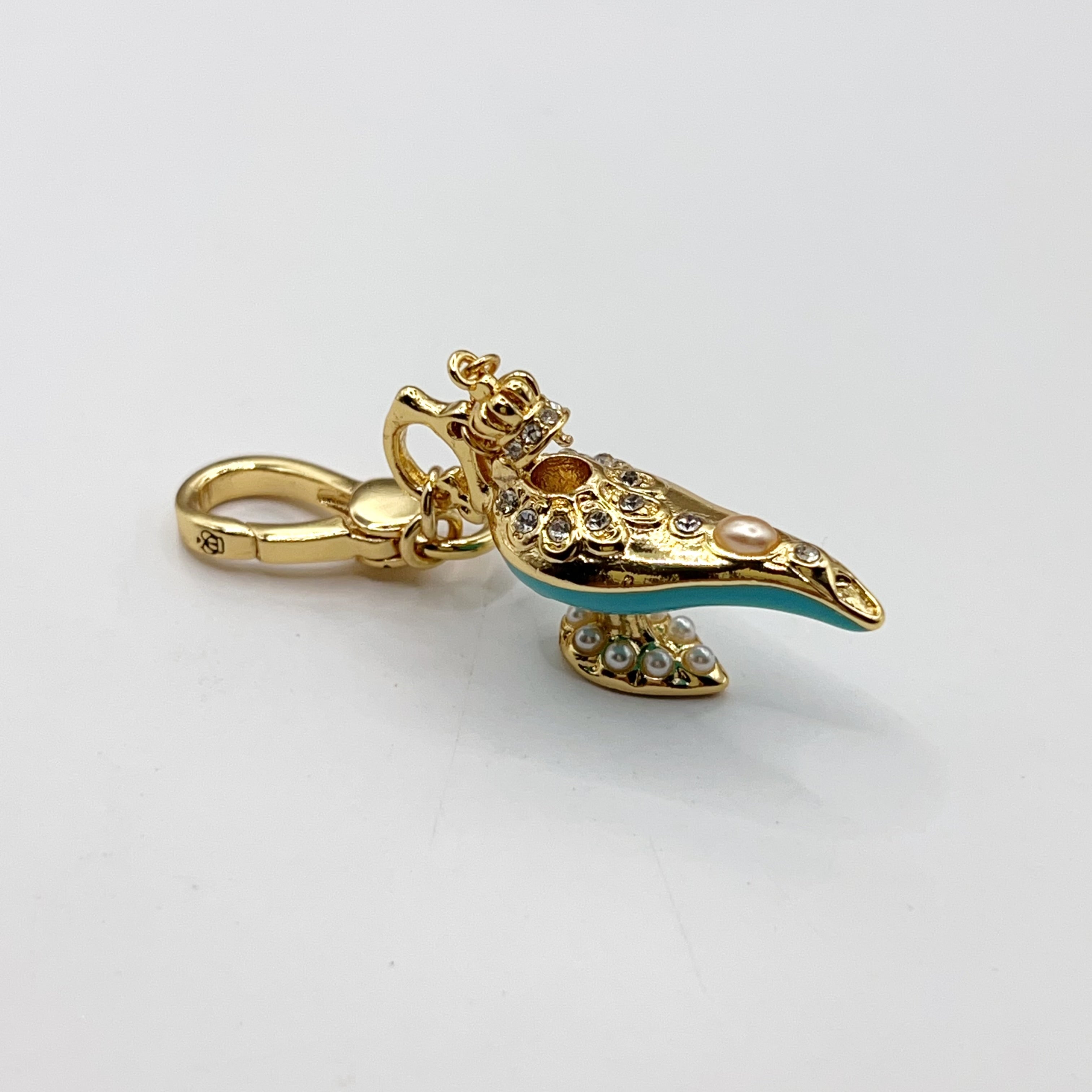 V08-Juicy Couture genie lamp charm