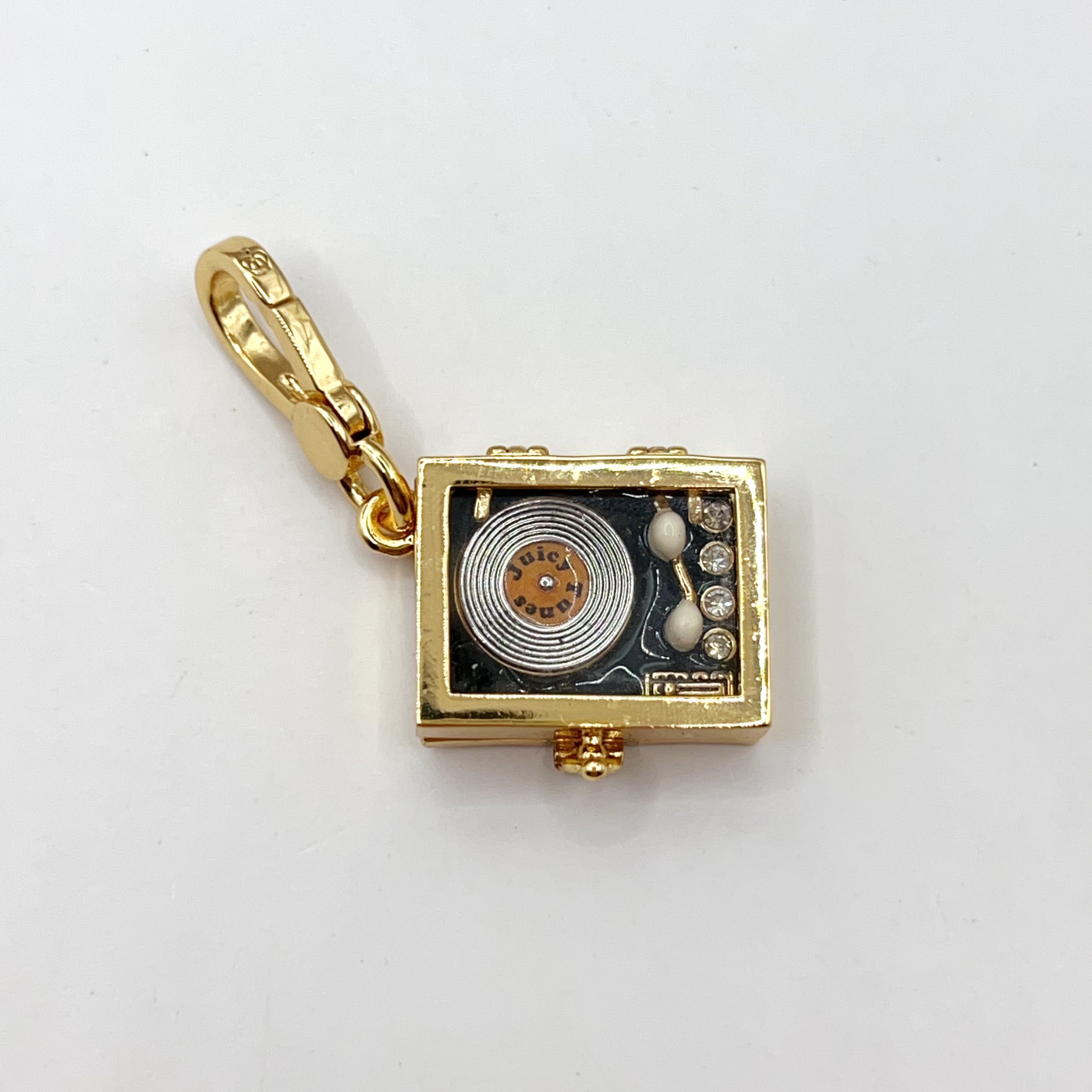 X08-Juicy Couture c-record player charm