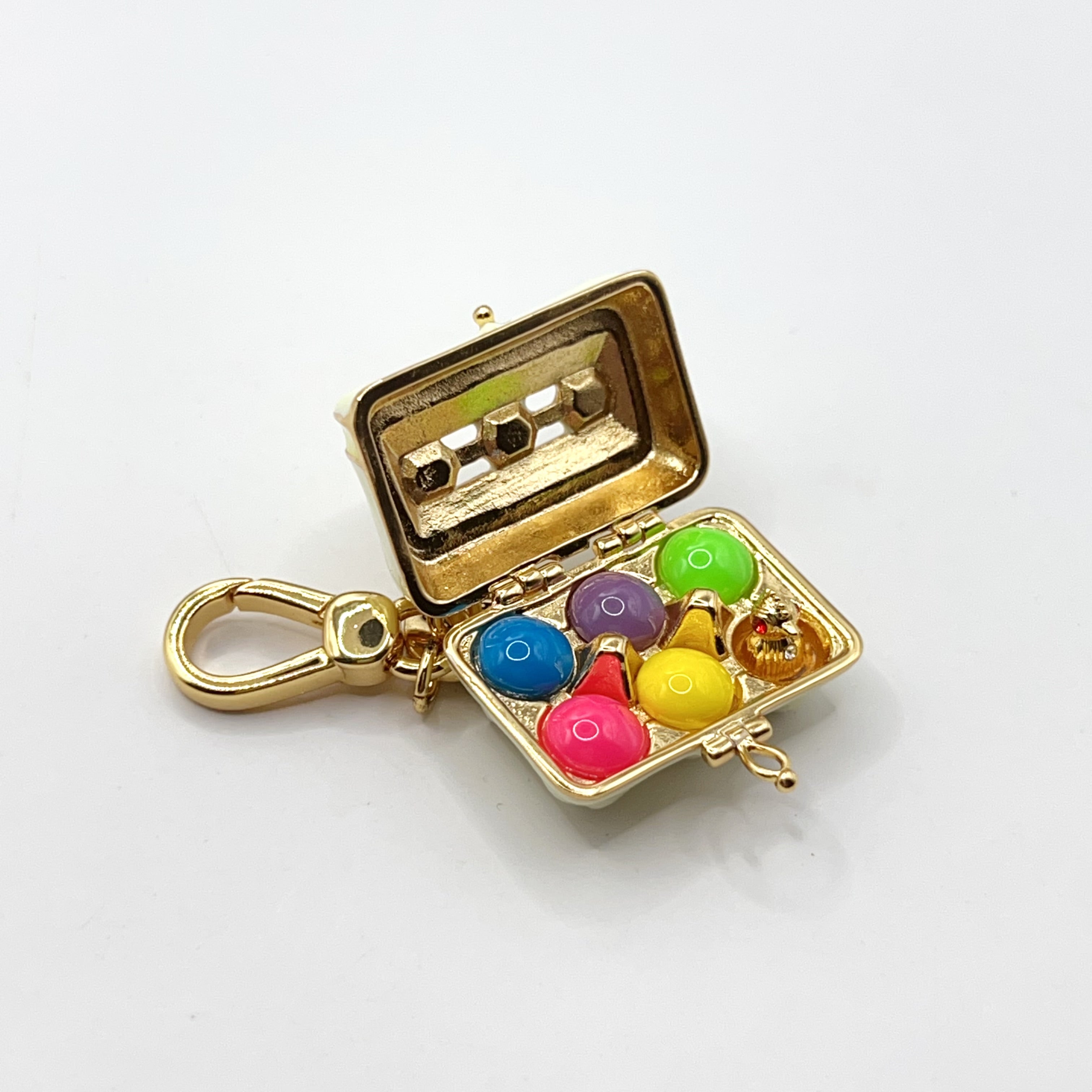 R06-Juicy Couture egg carton charm