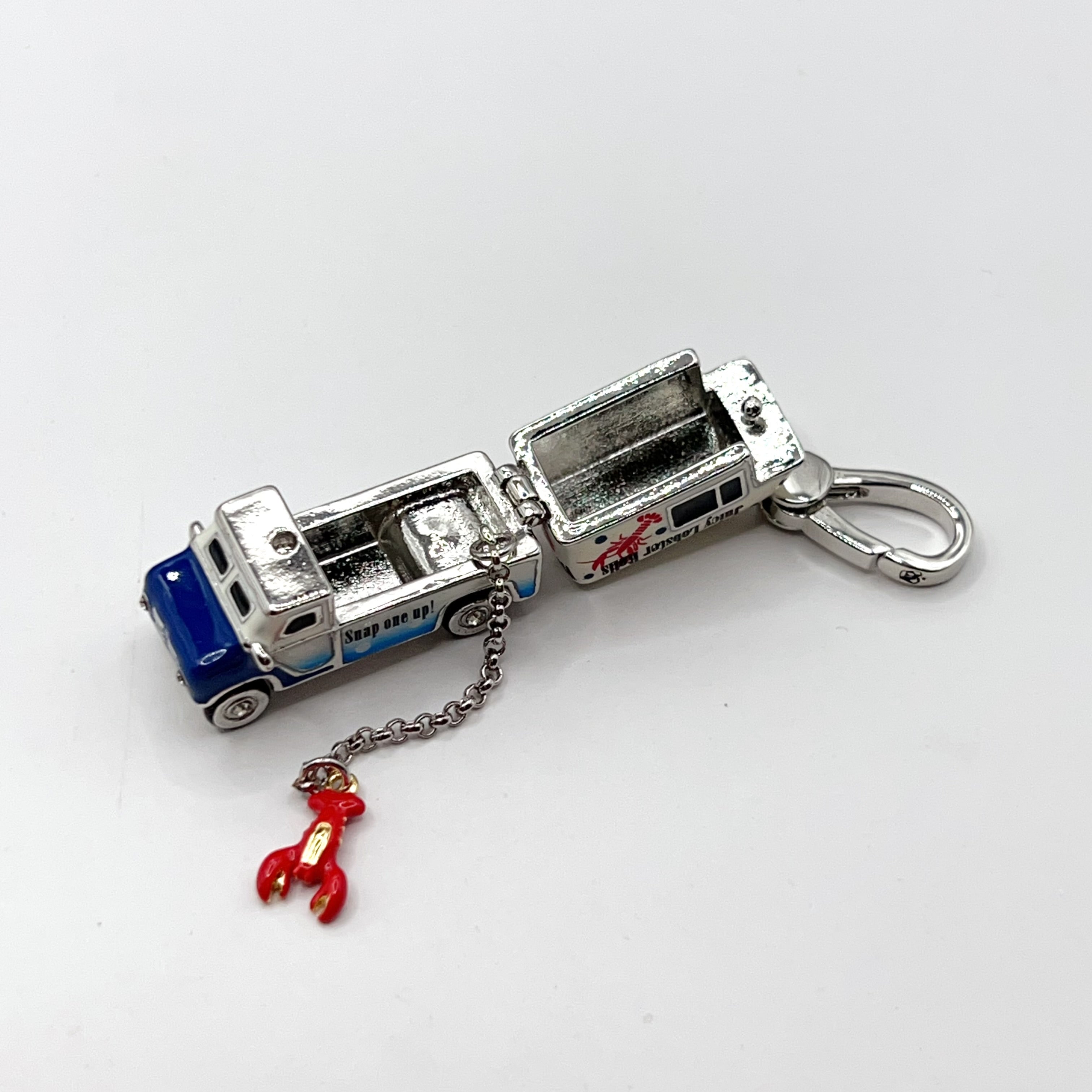 Q10-Juicy Couture seafood truck charm