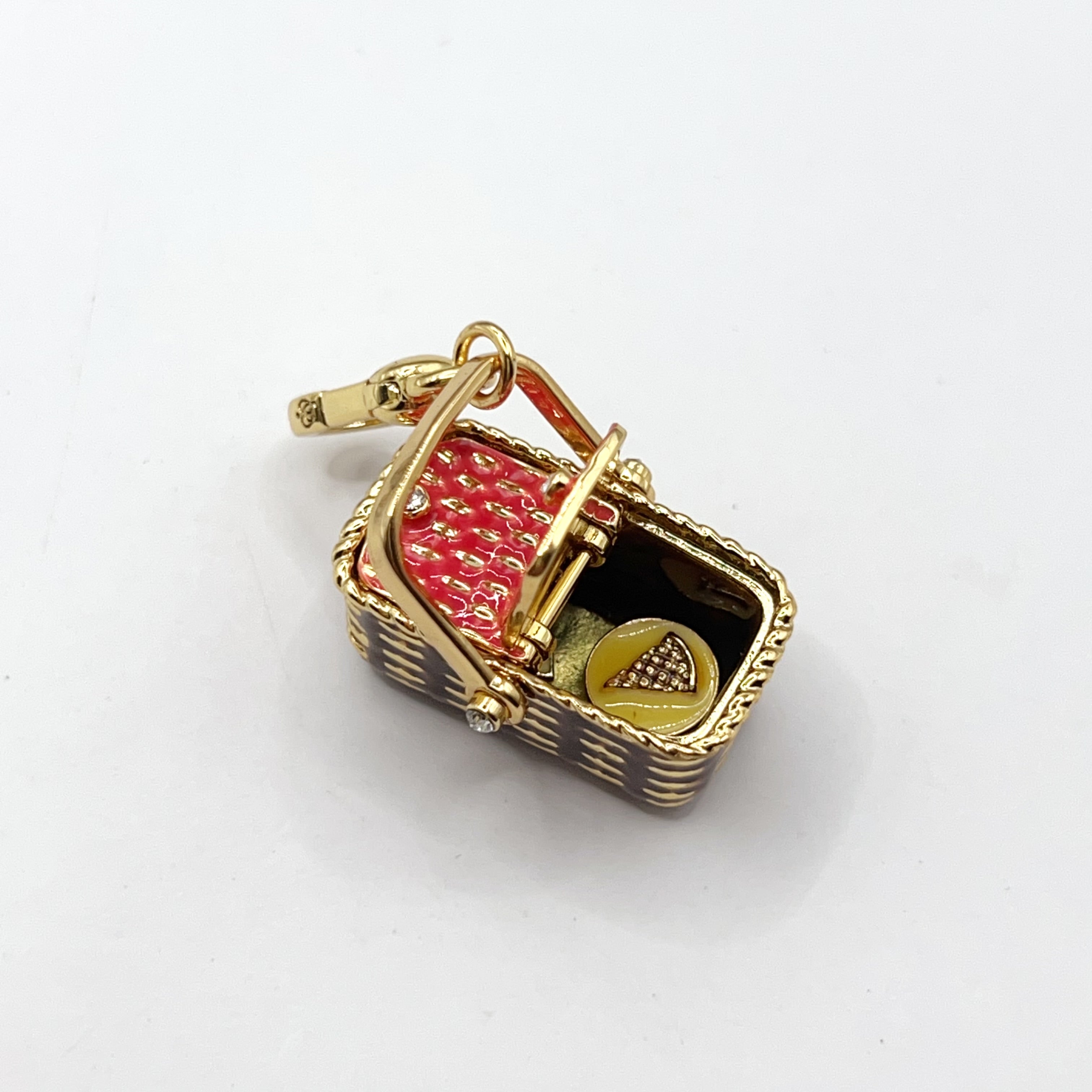 C06-Juicy Couture picnic basket charm