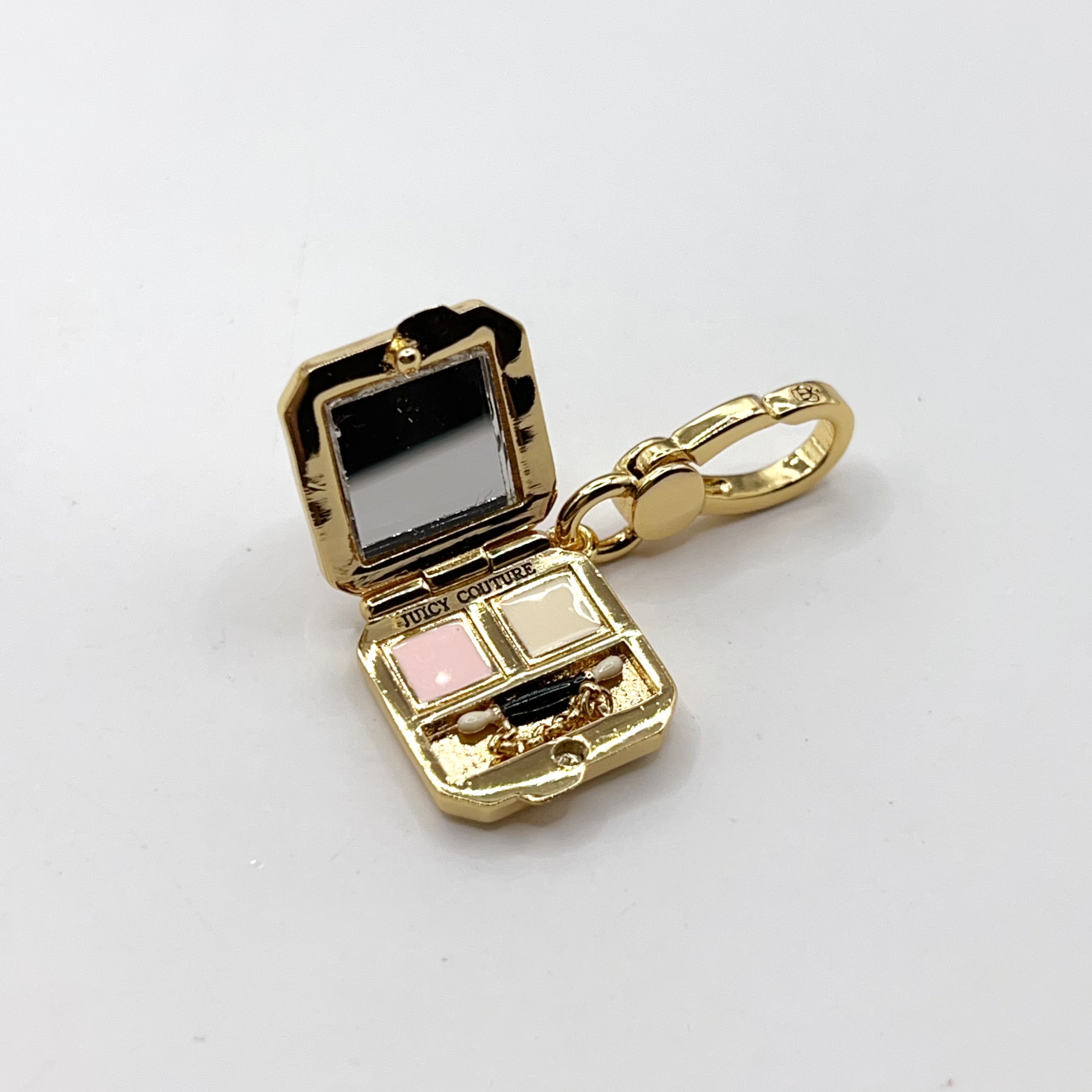 M07-Juicy Couture eye shadow charm