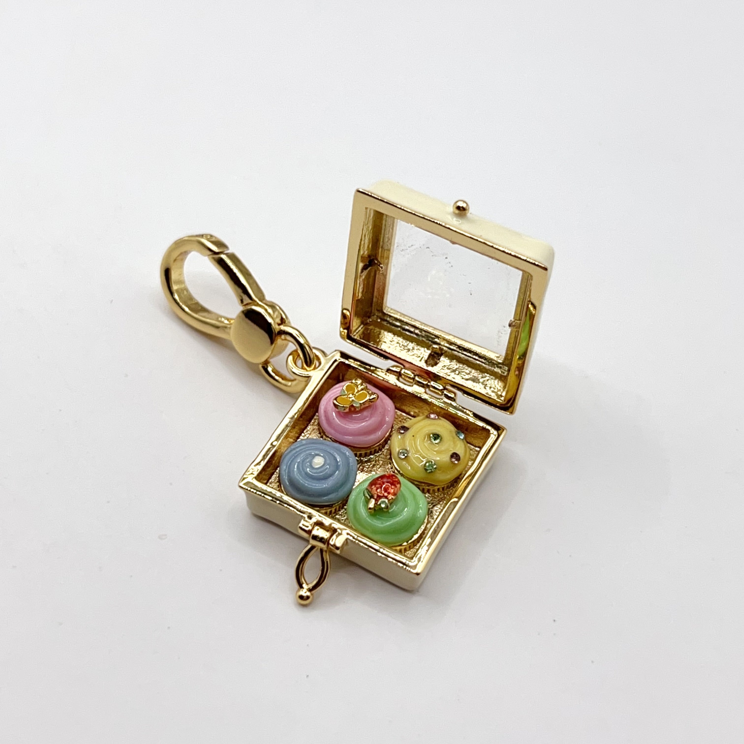 W13-Juicy Couture box of cupcakes charm