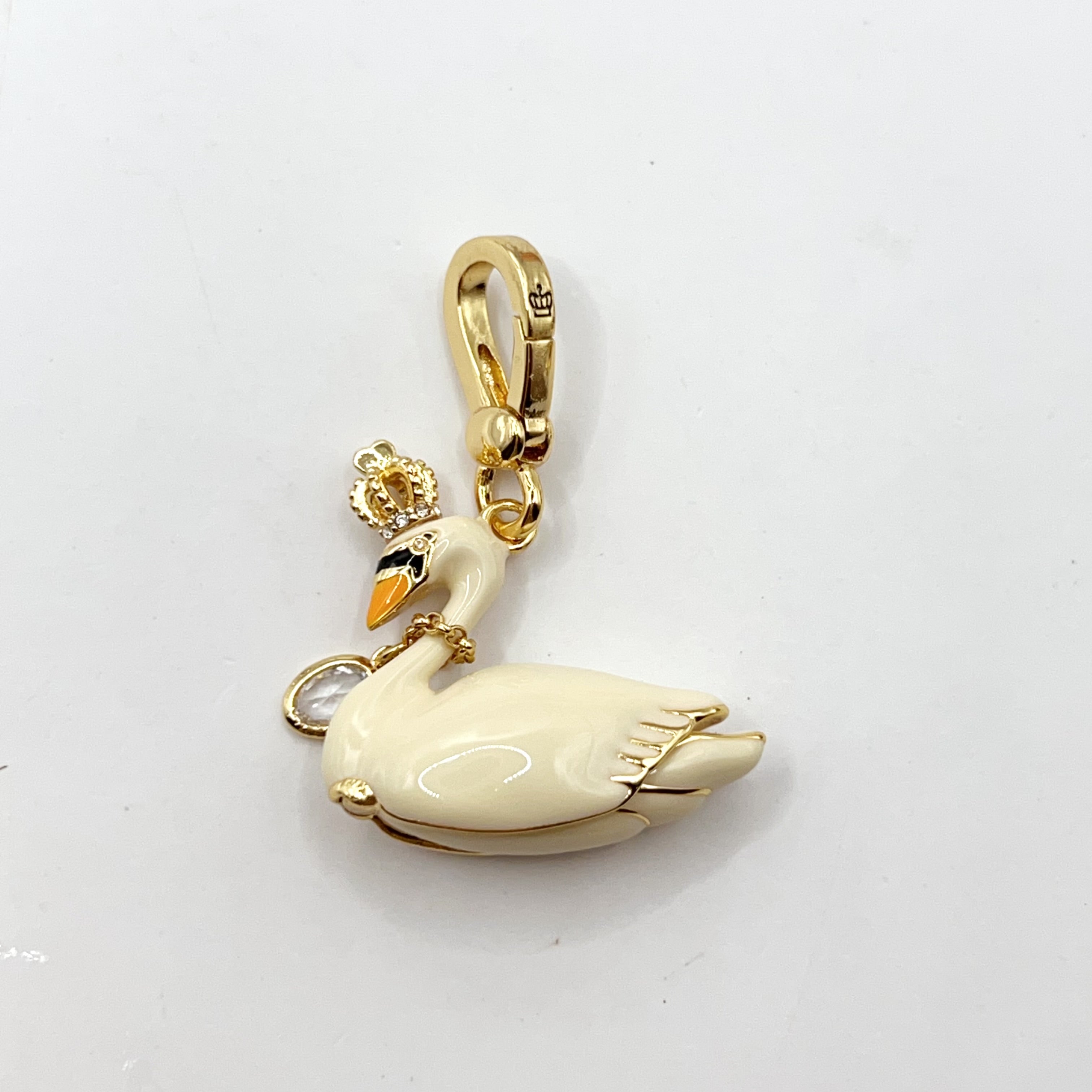 M05-Juicy Couture swan charm