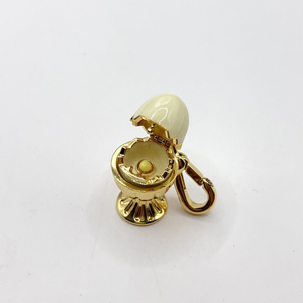 JC523-Juicy Couture cracked egg charm