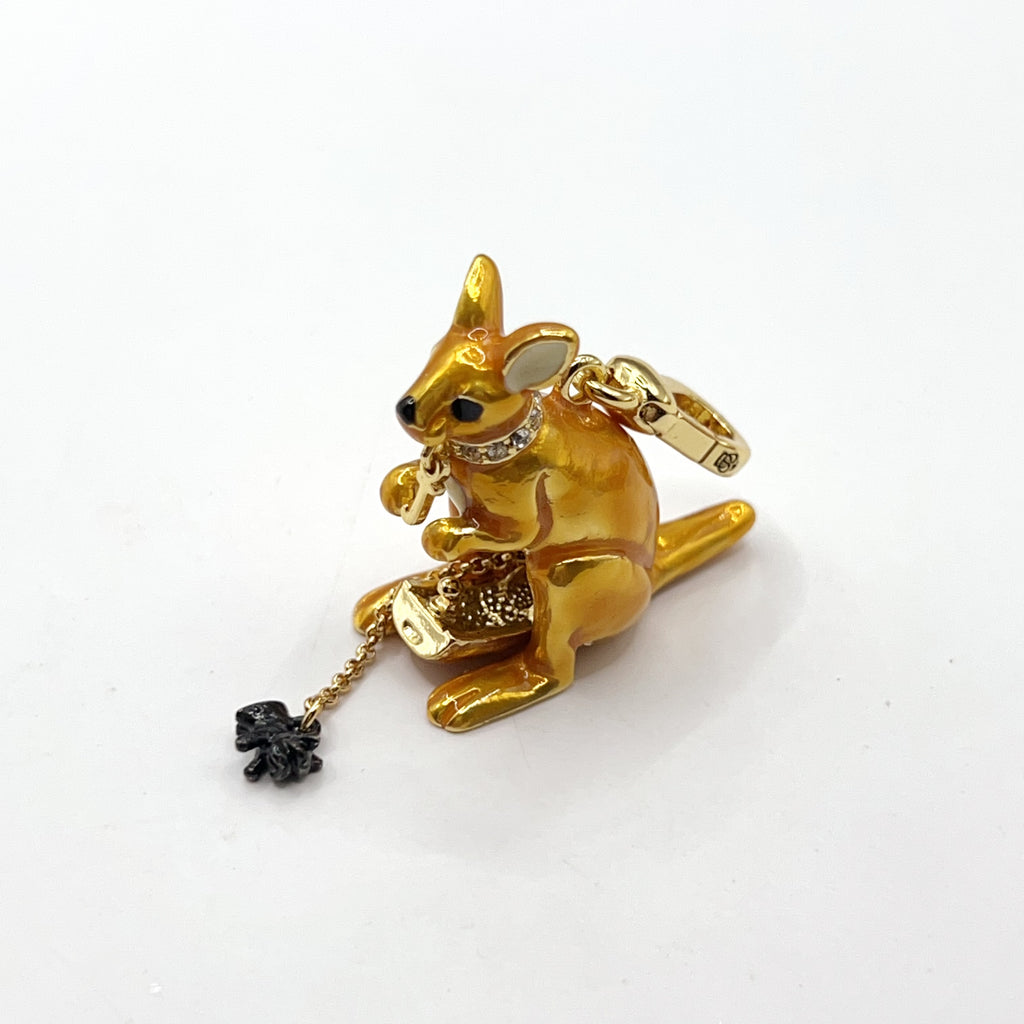 A06-Juicy Couture kangaroo charm