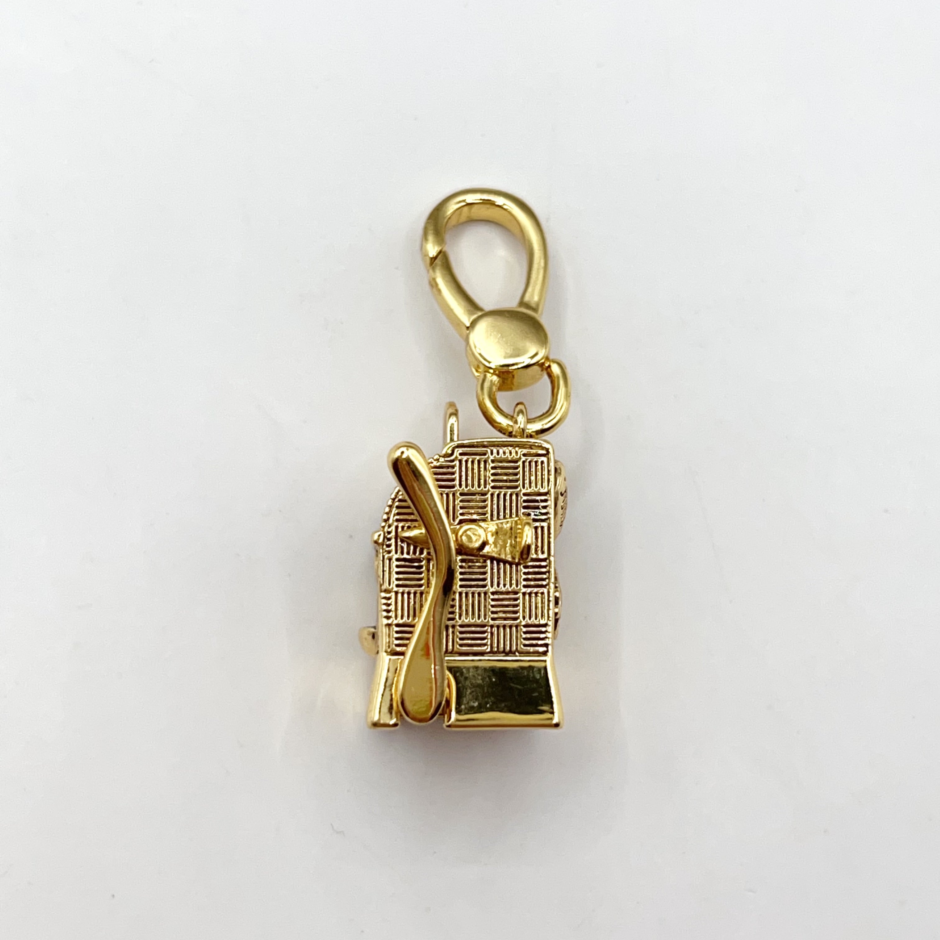 JC025-Juicy Couture slot machine charm