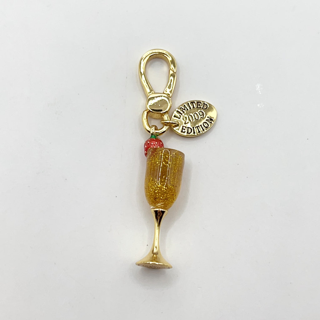 E02-Juicy Couture strawberry drink charm