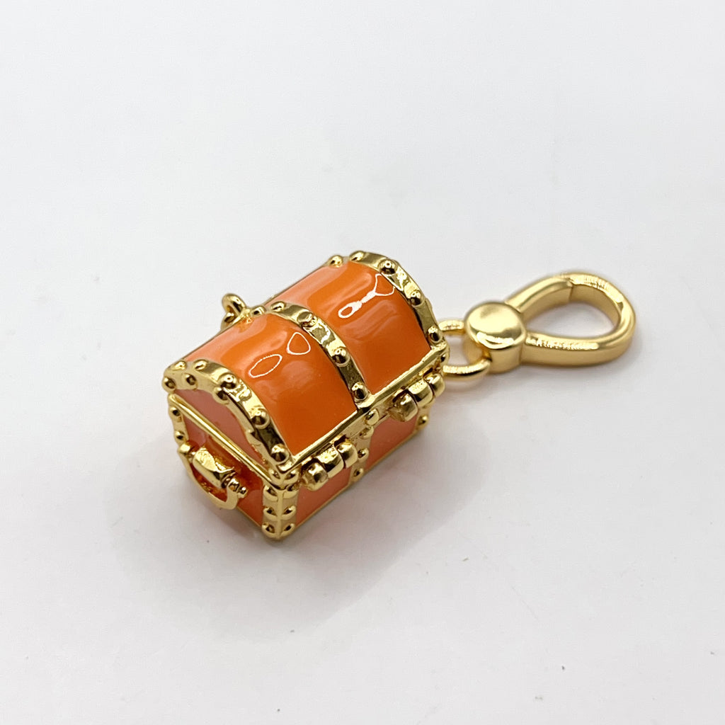 P06-Juicy Couture treasure chest charm