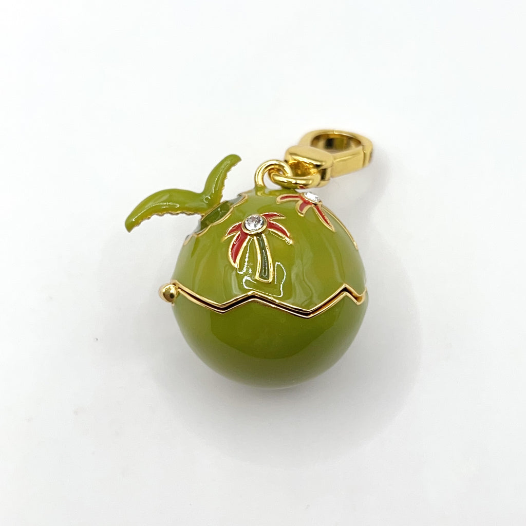 JC676-Juicy Couture fish in coconut charm