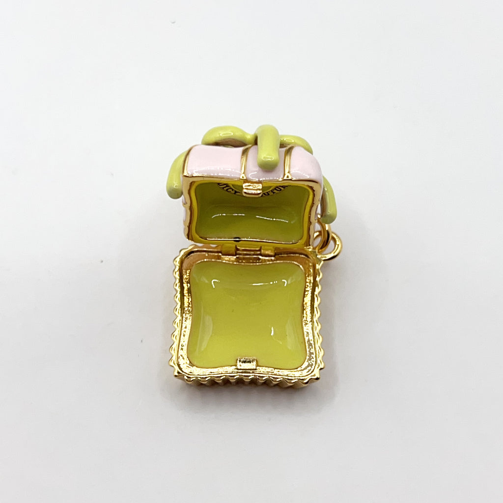 JC073-Juicy Couture gift box charm