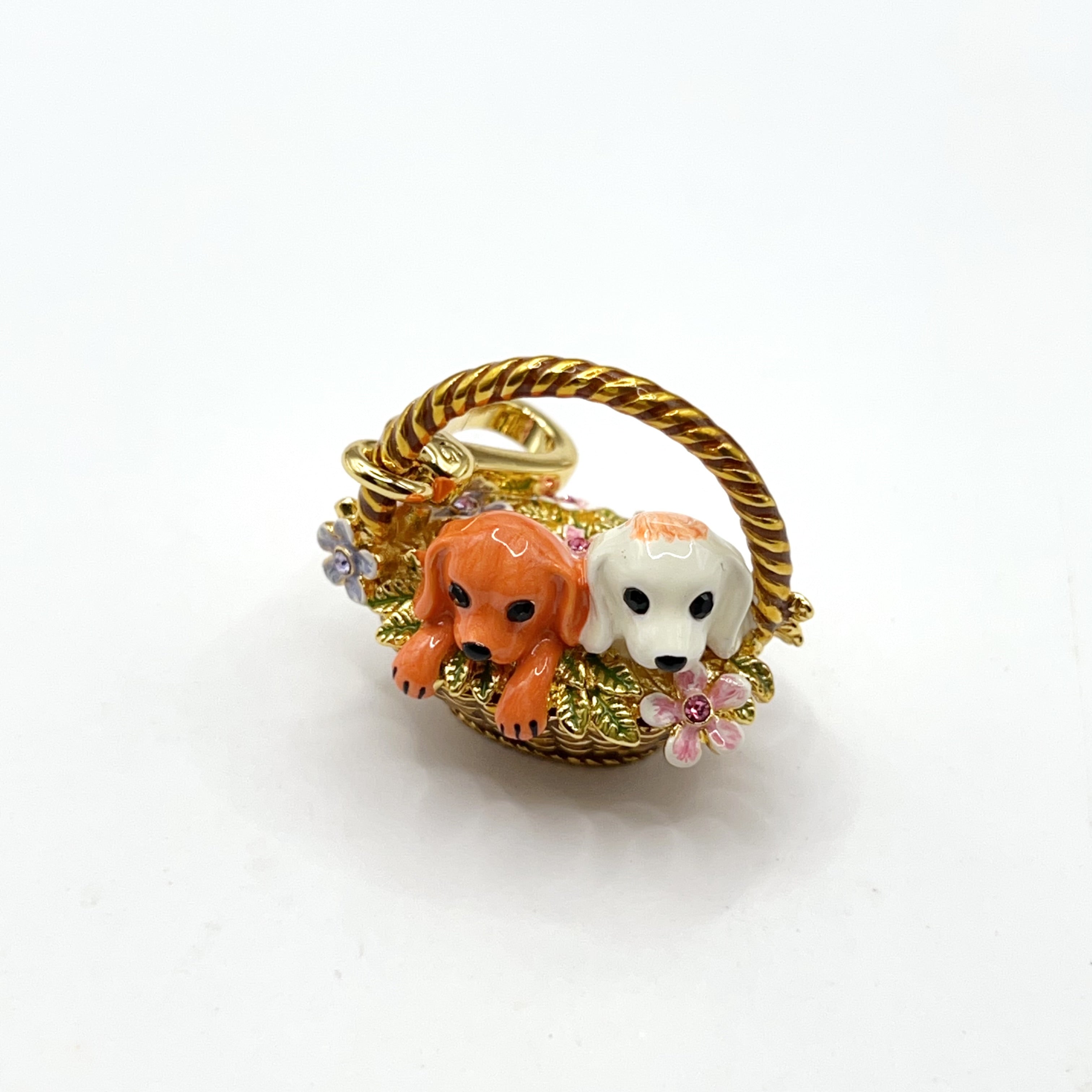 ARI012-ARI Dreams dogs in basket charm