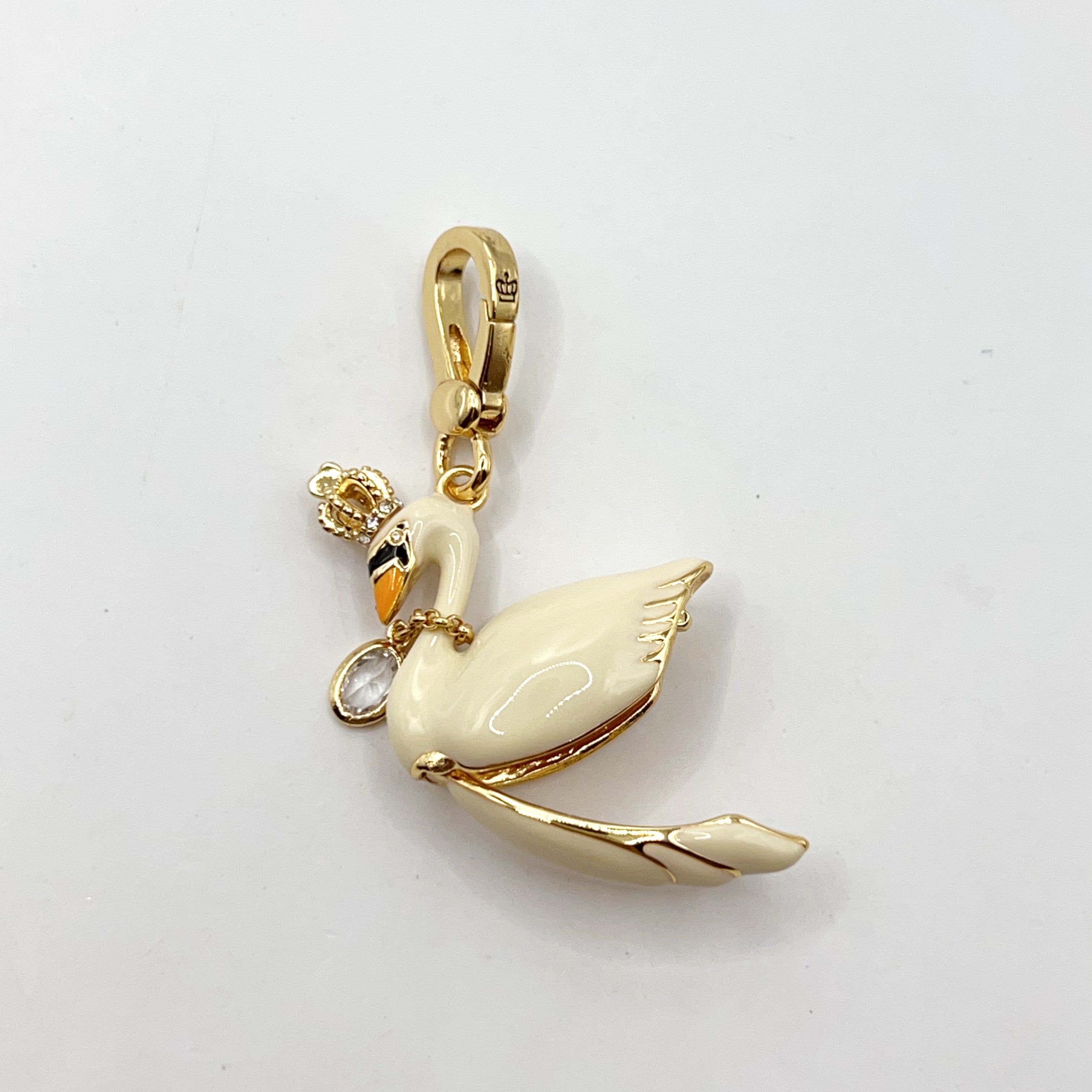 M05-Juicy Couture swan charm